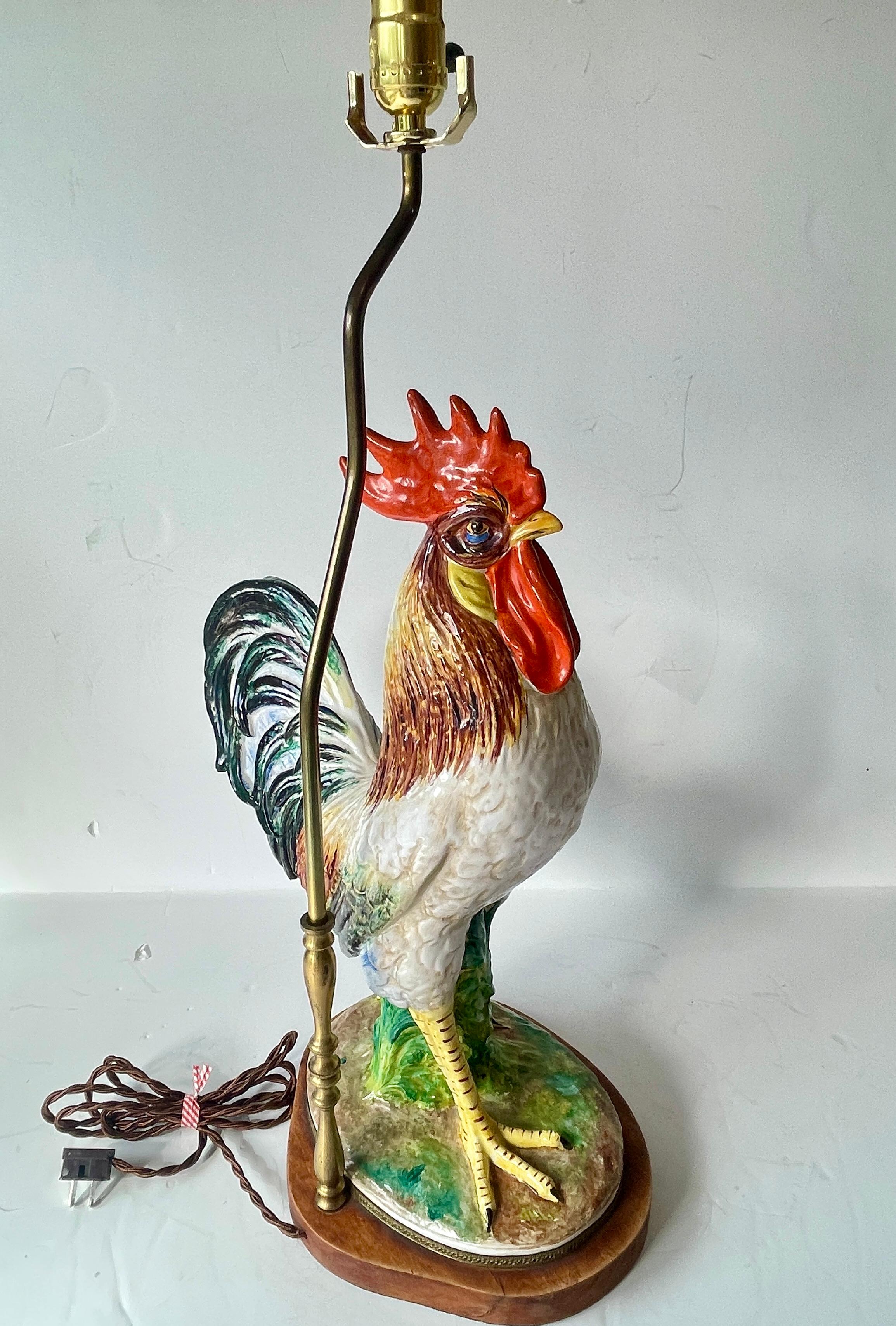 Lampe de table du XIXe siècle en majolique avec coq sur pied en Wood en vente 3