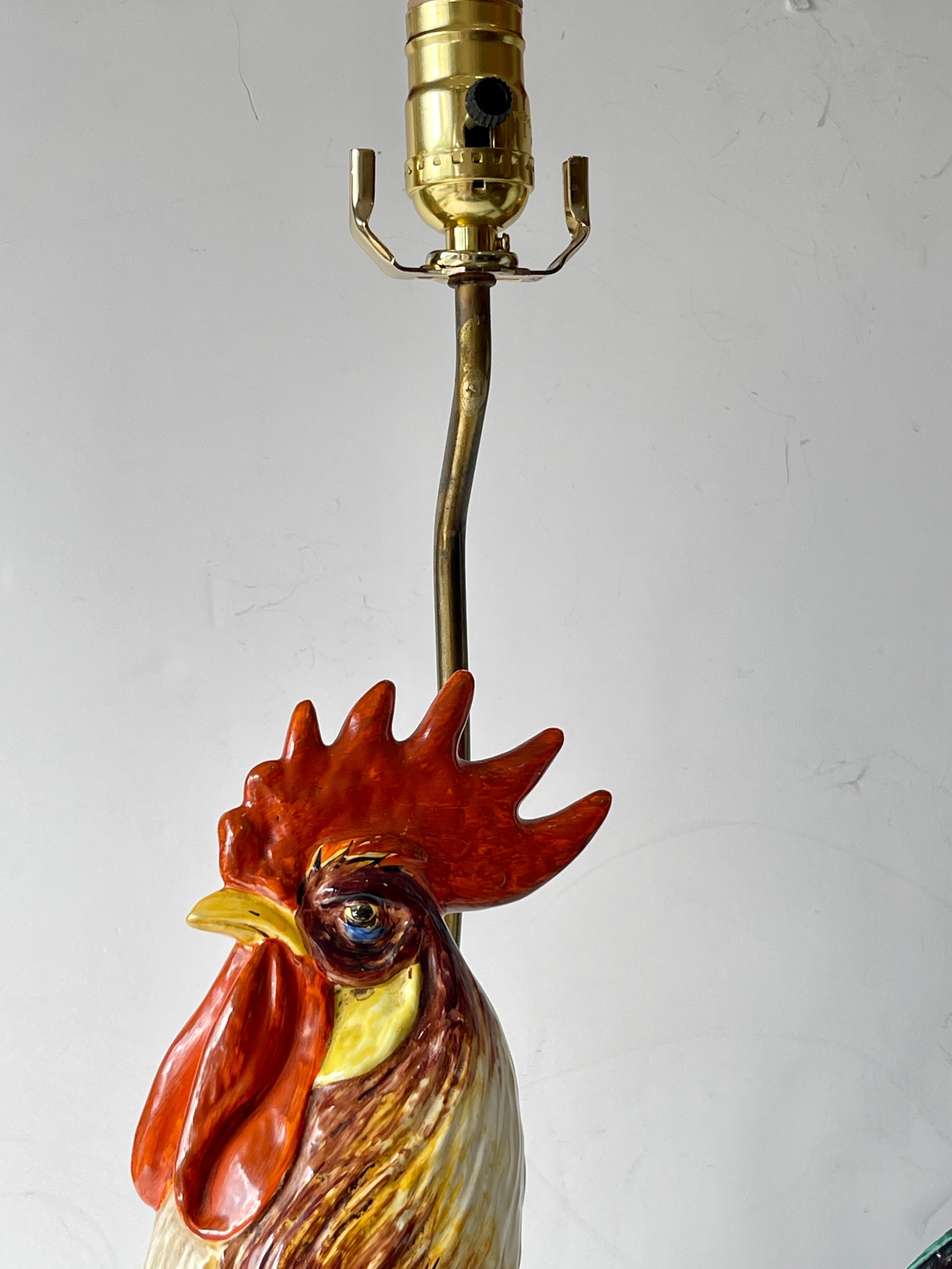 Lampe de table du XIXe siècle en majolique avec coq sur pied en Wood en vente 4