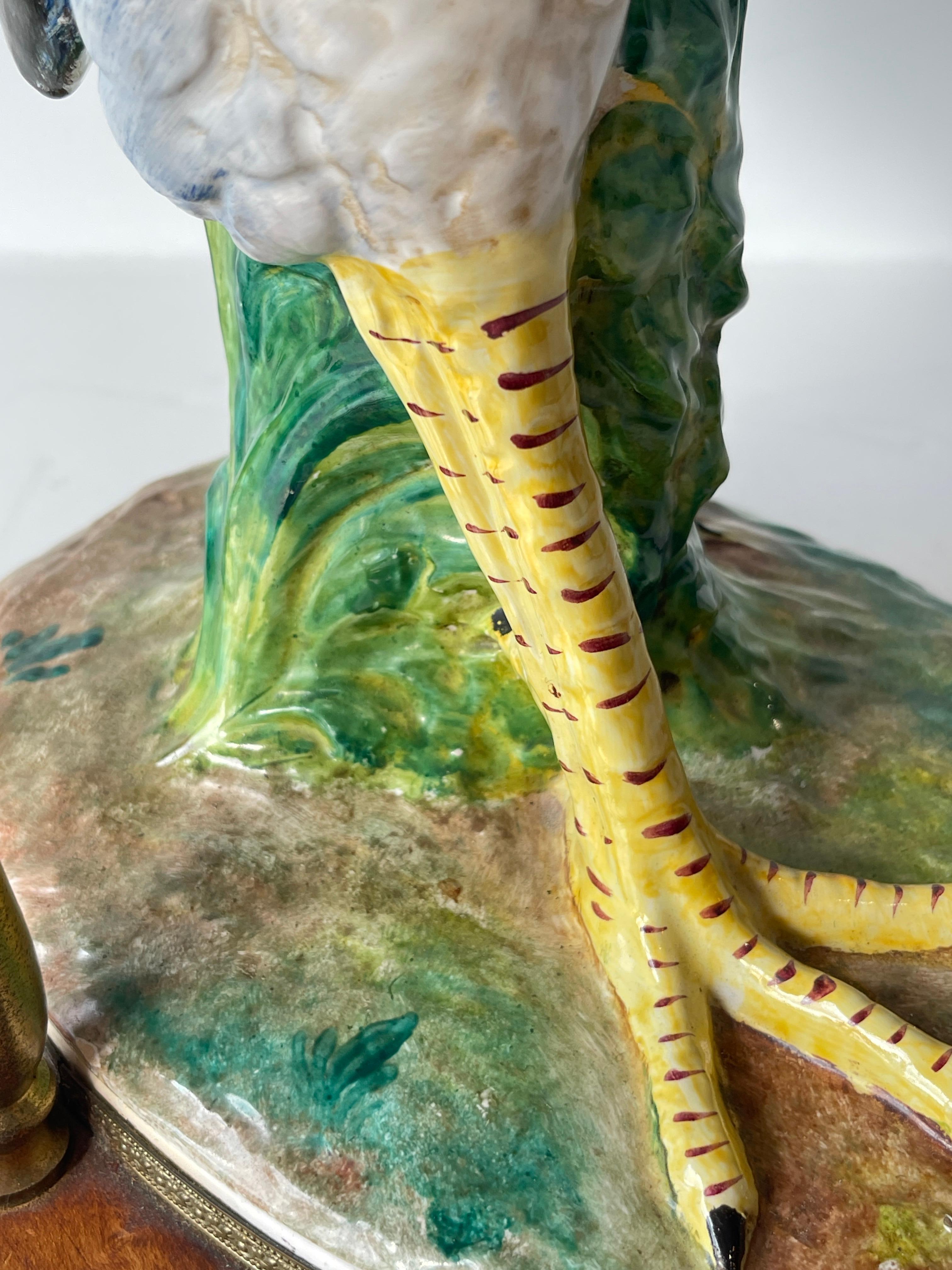 Lampe de table du XIXe siècle en majolique avec coq sur pied en Wood en vente 8