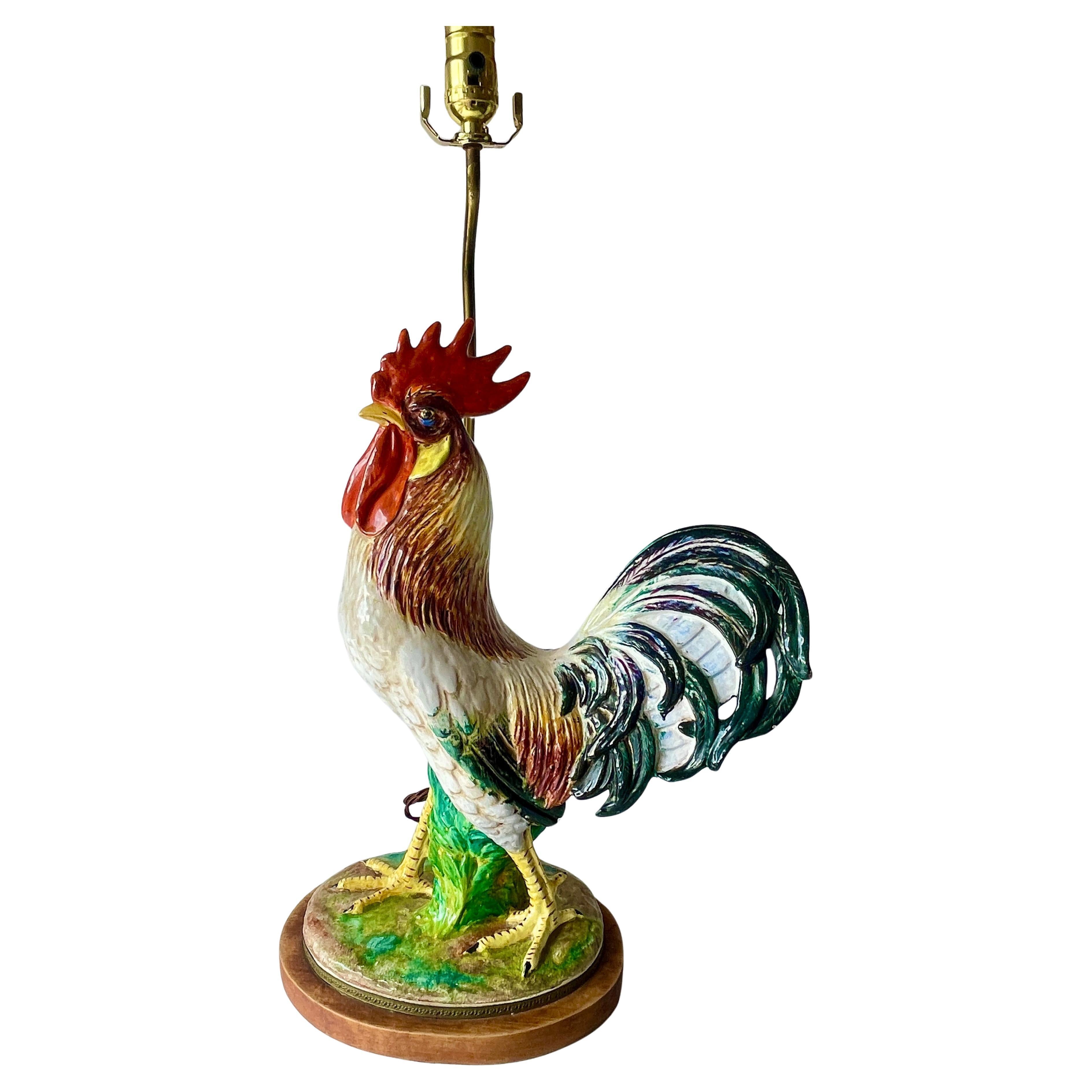 Lampe de table du XIXe siècle en majolique avec coq sur pied en Wood en vente