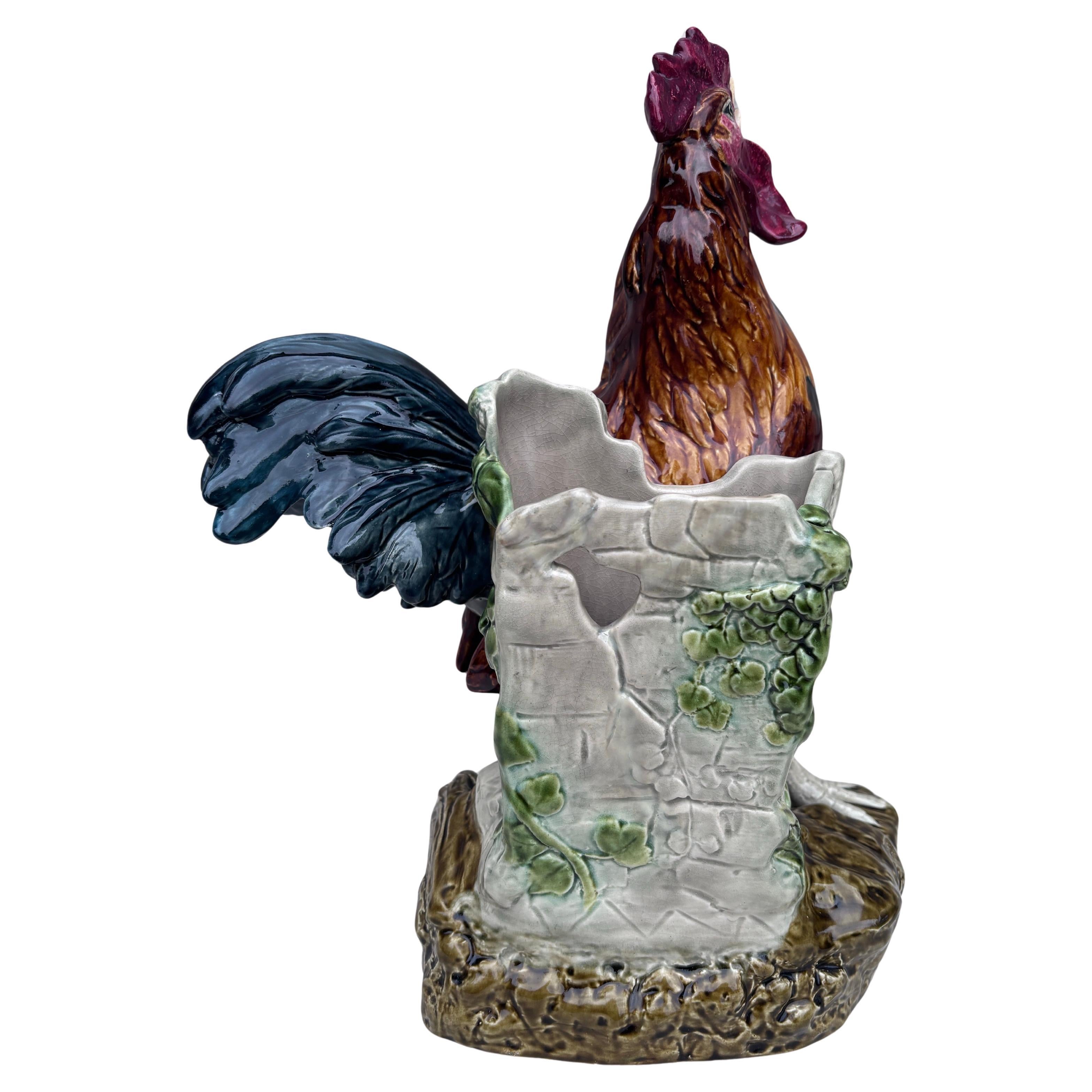Francese Vaso di gallo in maiolica del XIX secolo Choisy-le-Roi di Carrier Belleuse in vendita