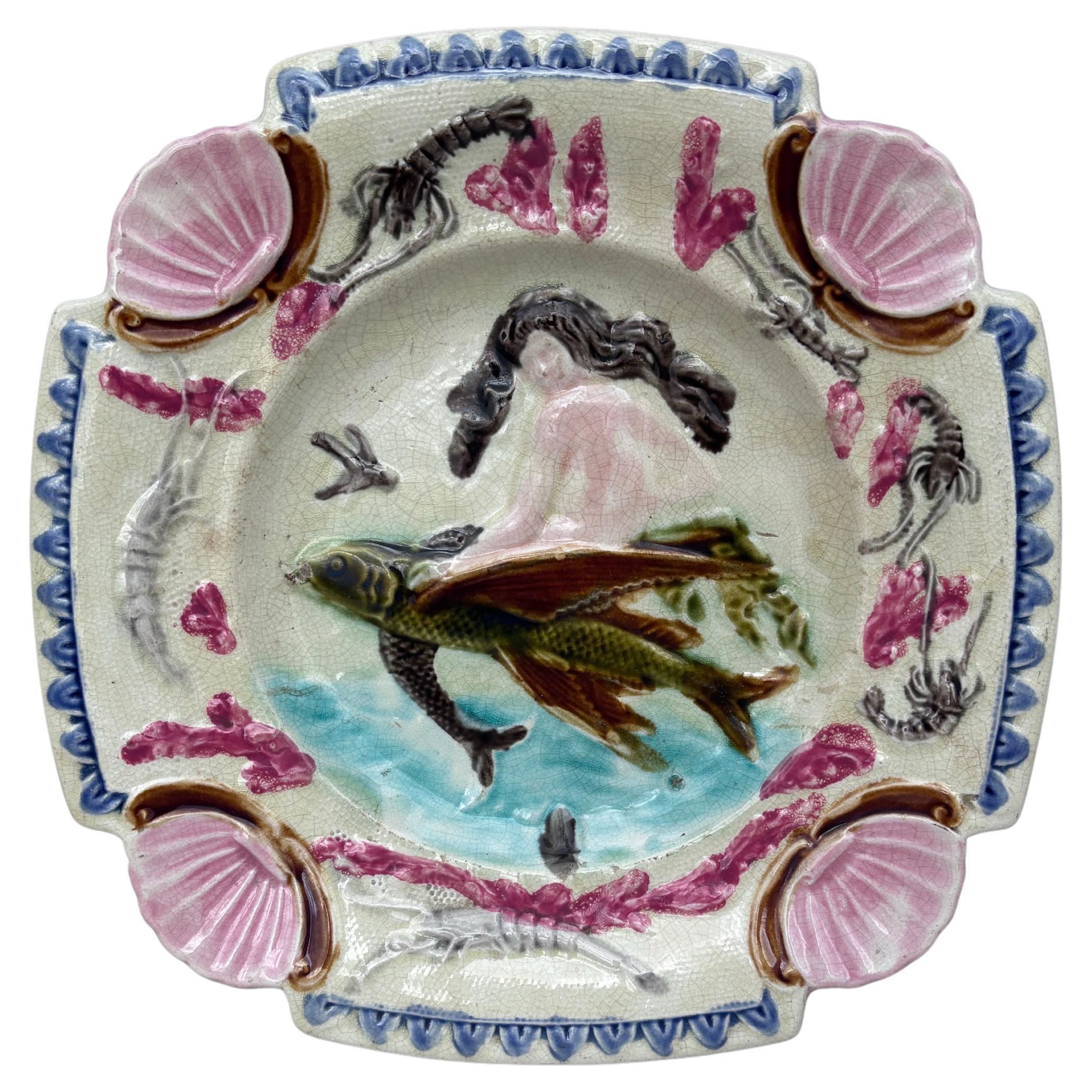 Victorien Assiette à coquille en majolique du 19e siècle Sarreguemines en vente