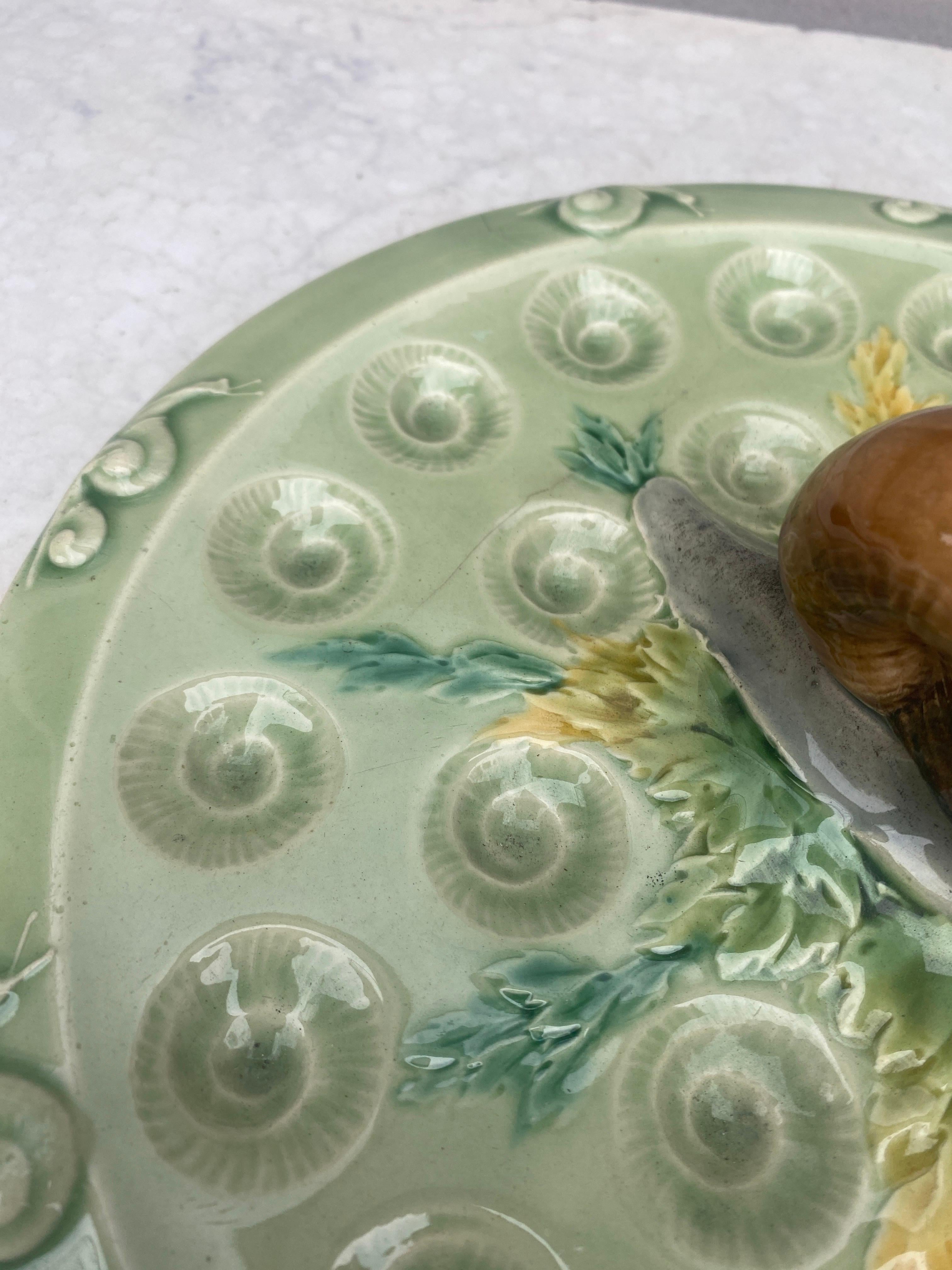 Céramique Assiette à escargots en majolique du 19ème siècle Luneville en vente