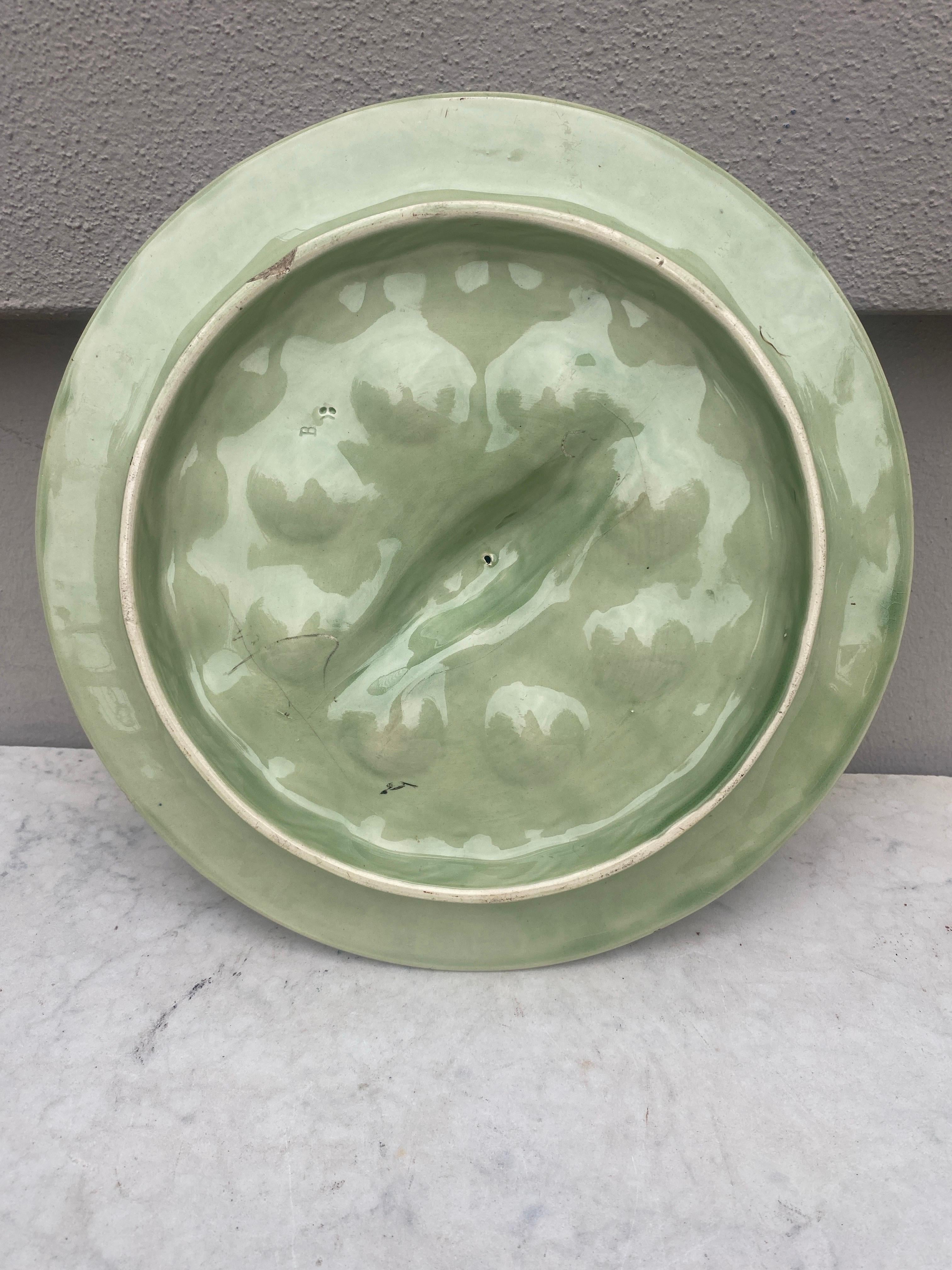 Assiette à escargots en majolique du 19ème siècle Luneville en vente 1