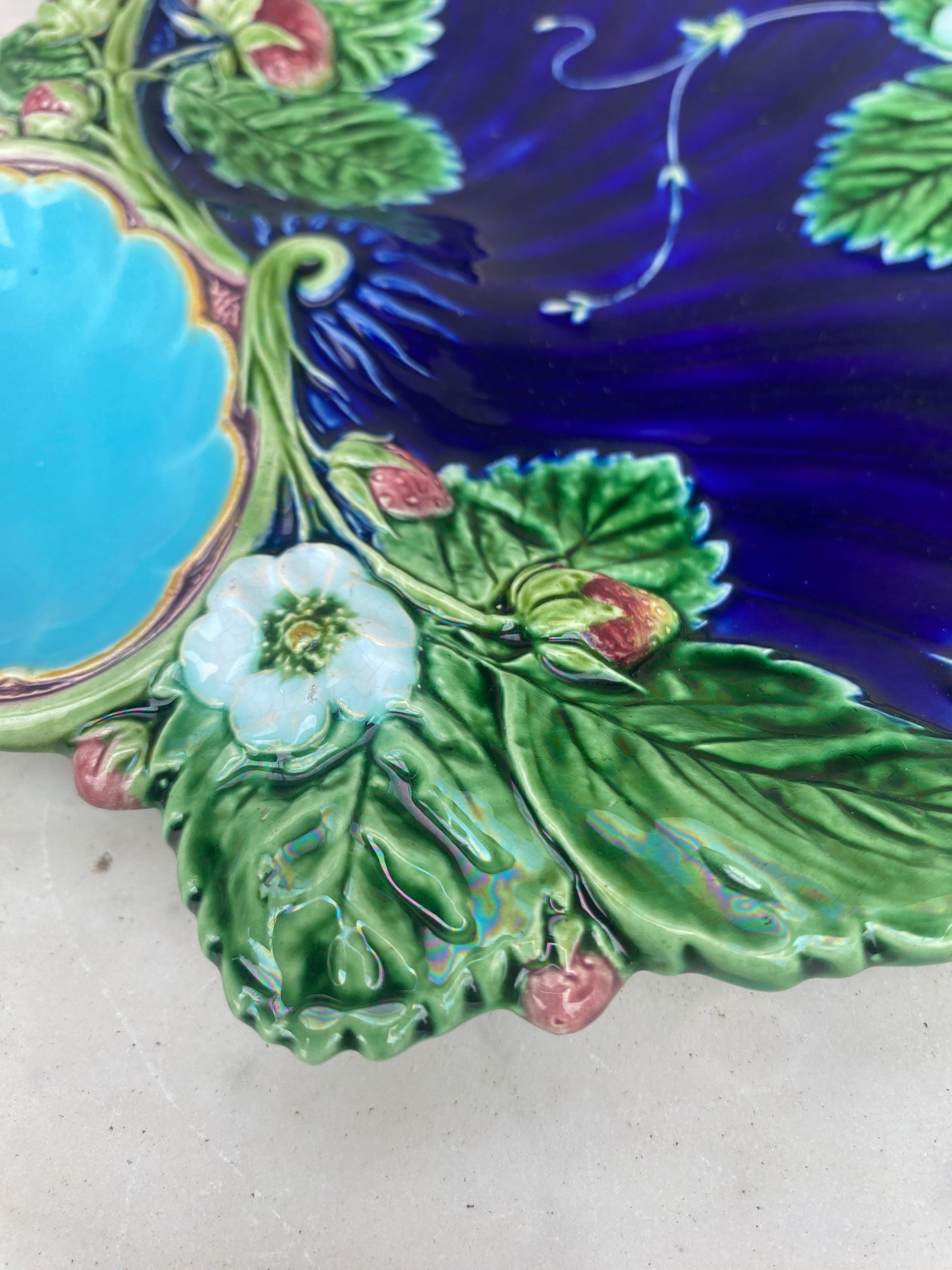 Plato Minton Fresas Mayólica Siglo XIX Inglés en venta