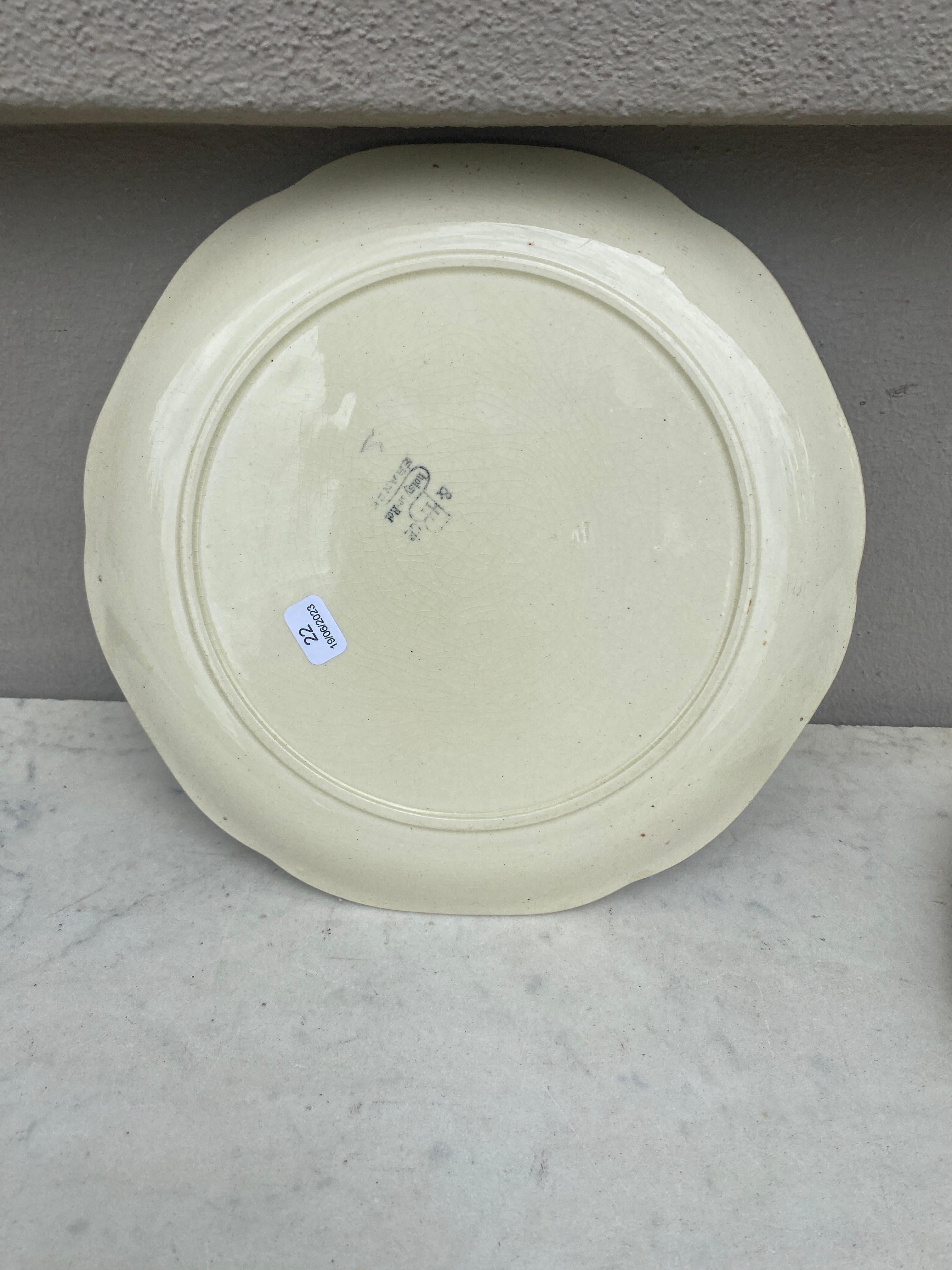 19th Century Majolica Swan Plate Choisy Le Roi In Good Condition In Austin, TX