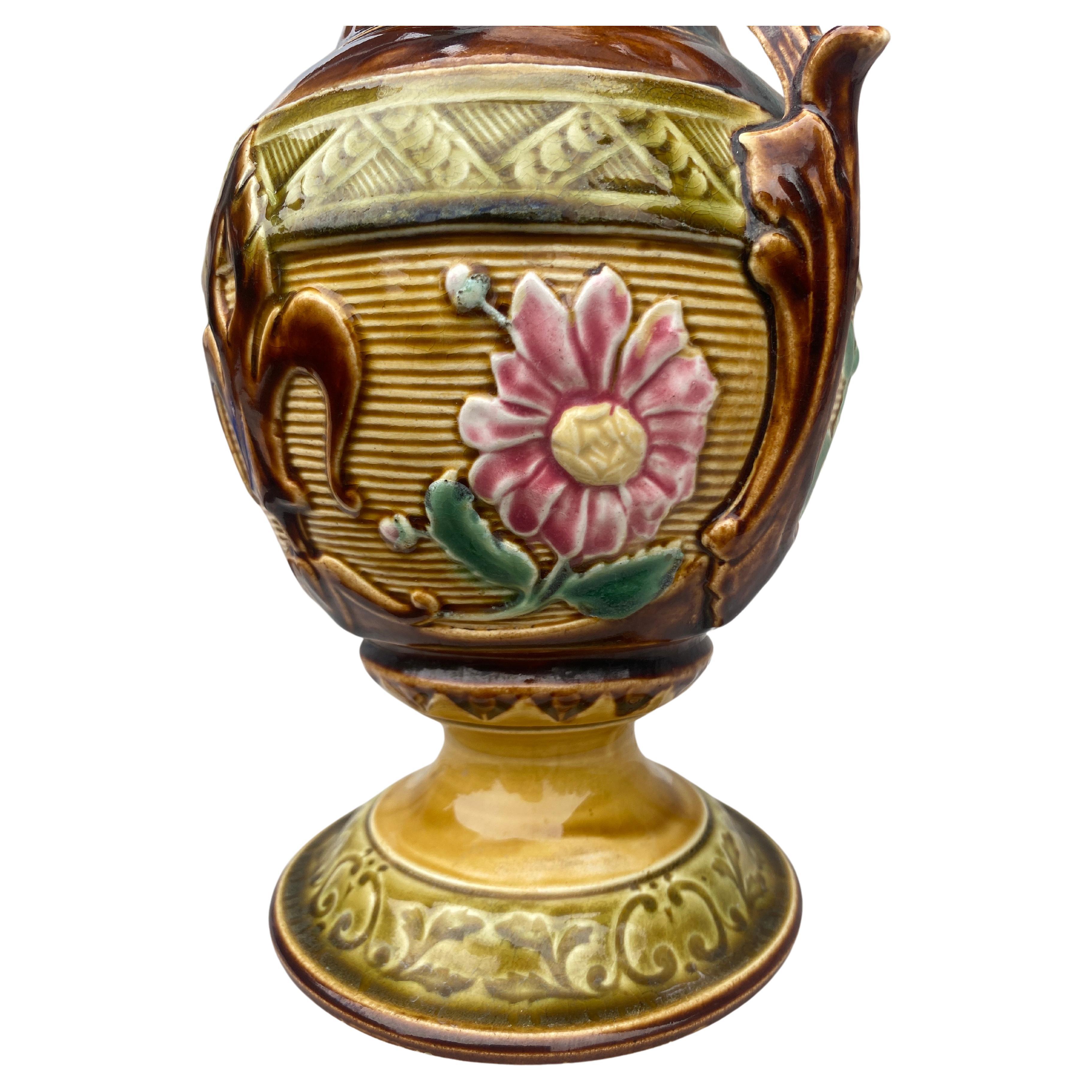 Vaso in maiolica del XIX secolo Choisy-le-Roi In condizioni buone in vendita a Austin, TX