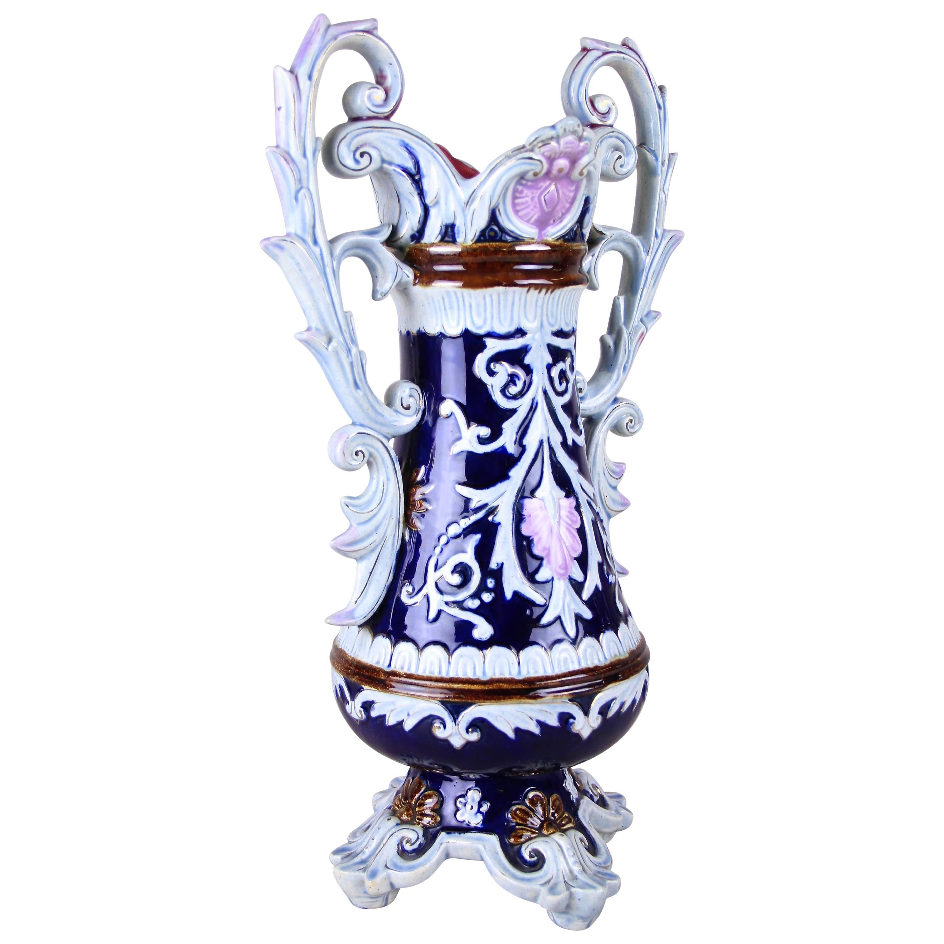 One of a kind Majolica vase from the so-called 