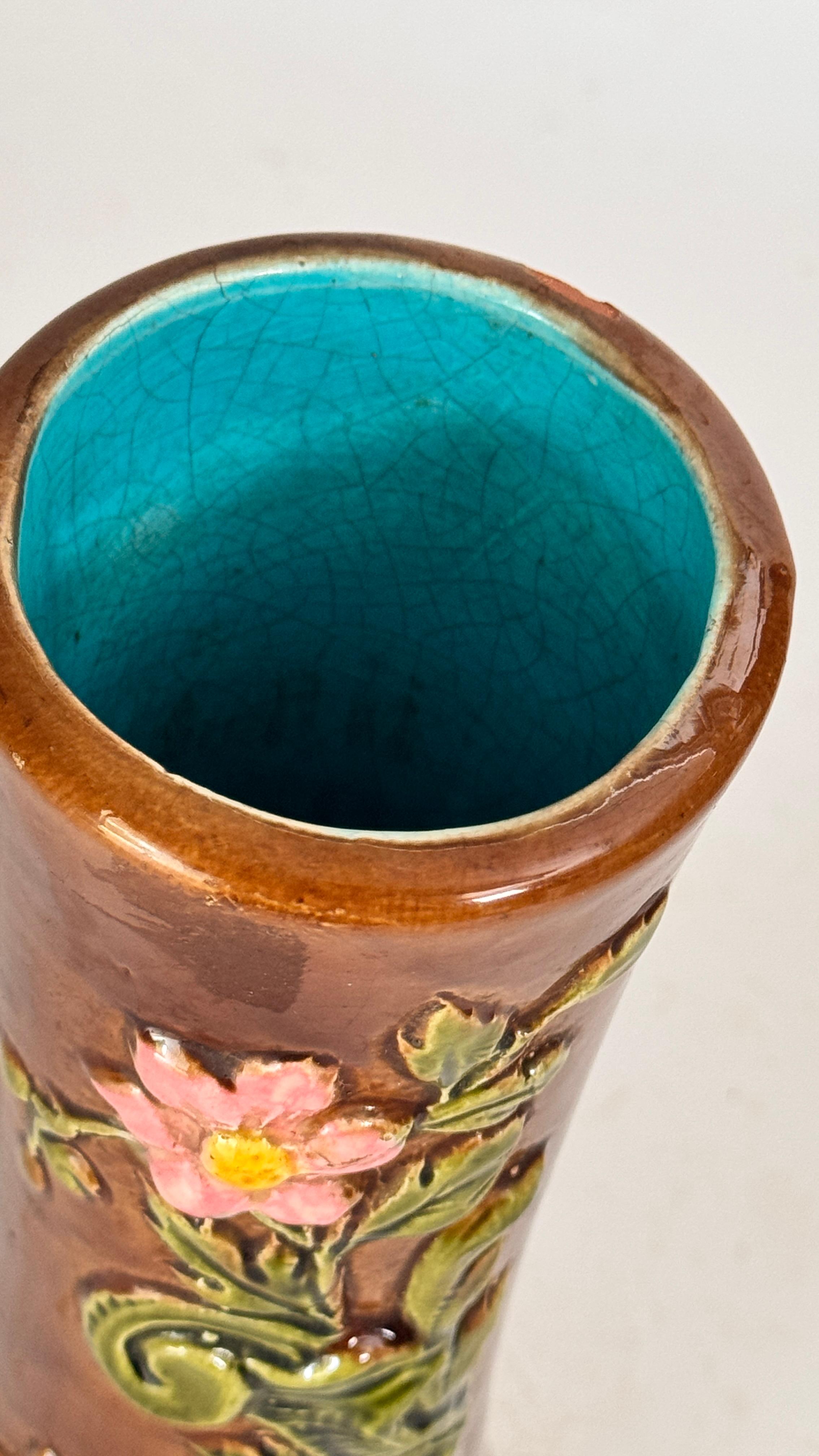 19th Century Majolica Vase with Floral and Foliage Motifs For Sale 2