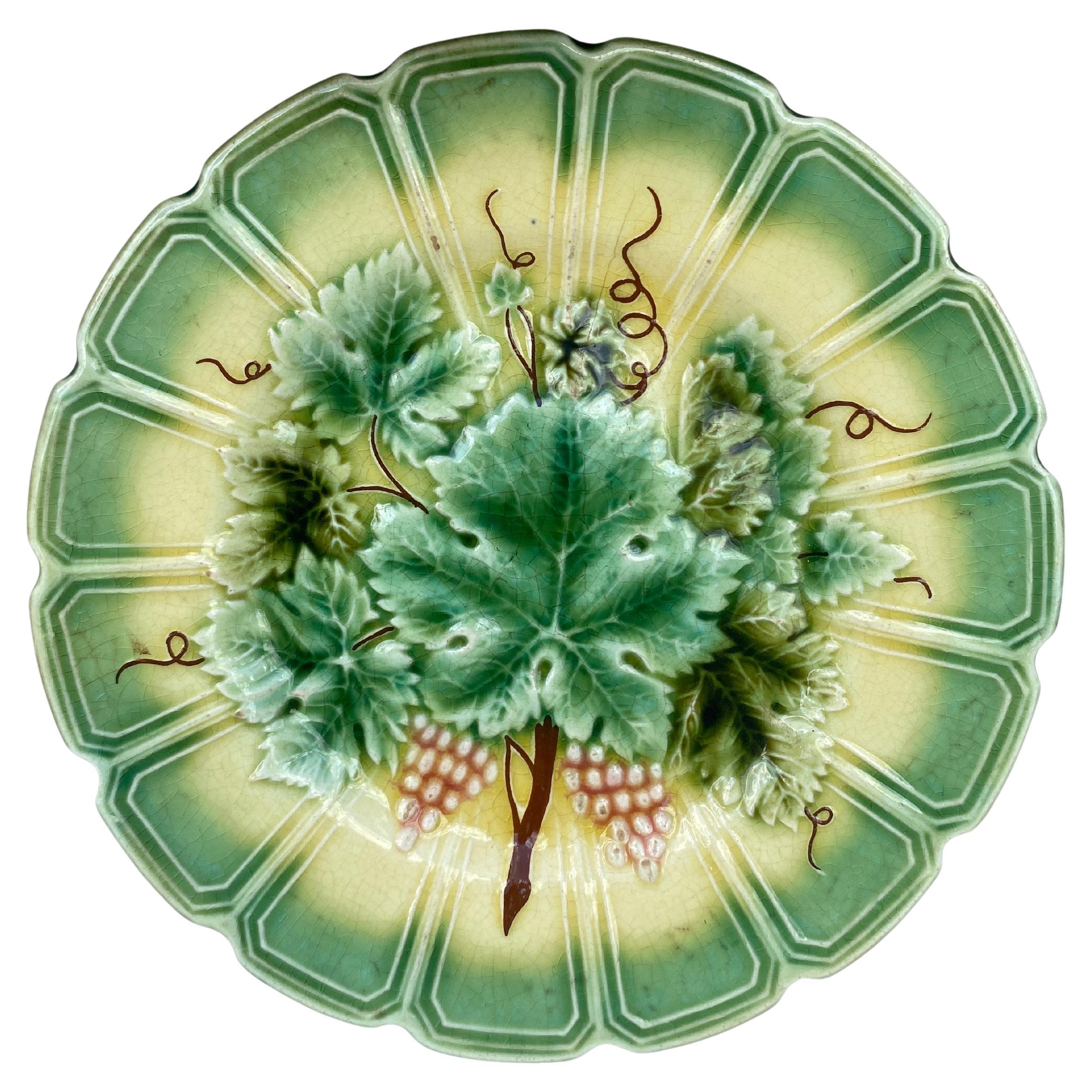 19th Century Majolica Vine Leaves Plate Sarreguemines