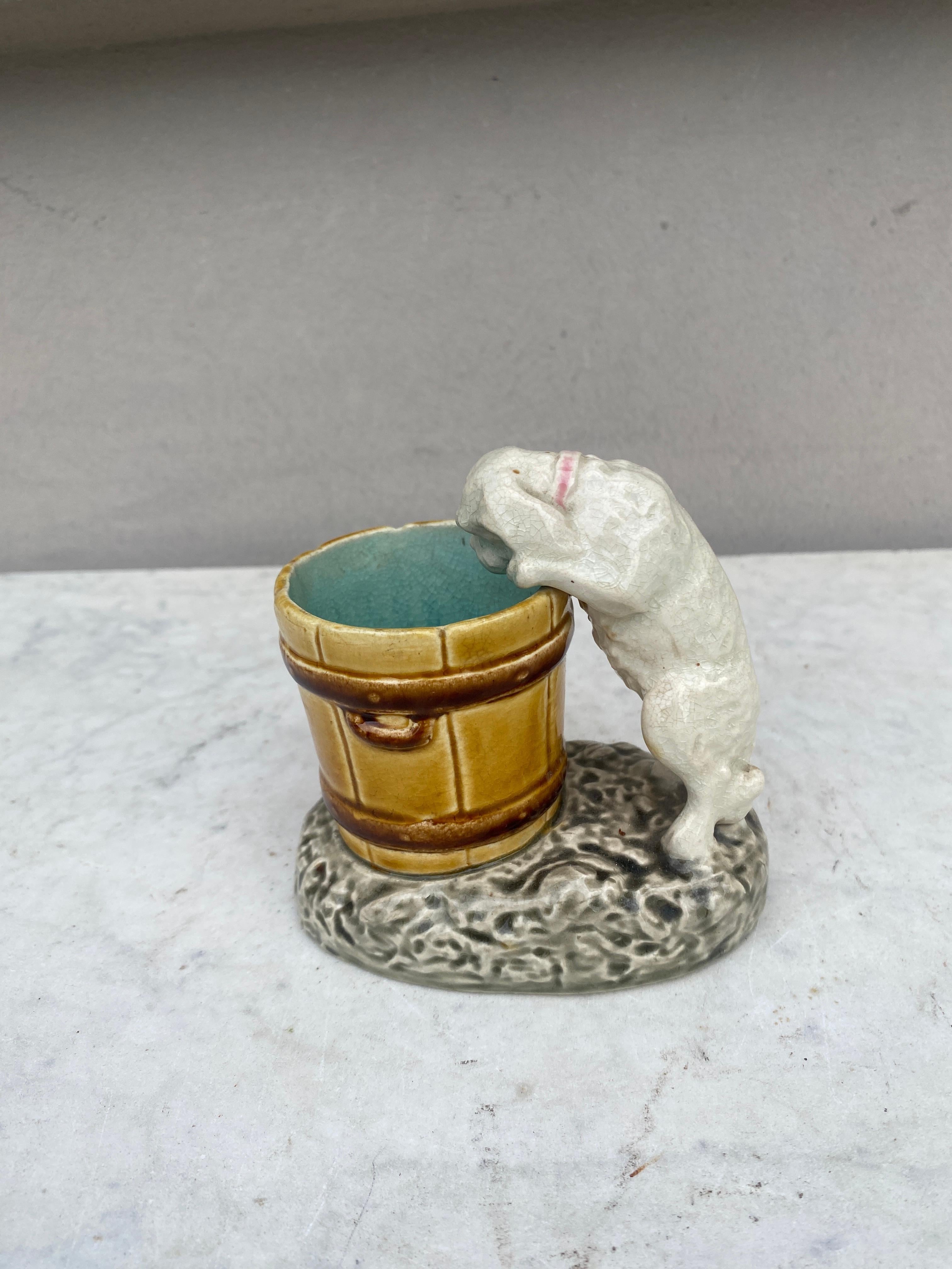 Weißer Majolika-Hunde Choisy Le Roi aus dem 19. Jahrhundert (Französisch) im Angebot