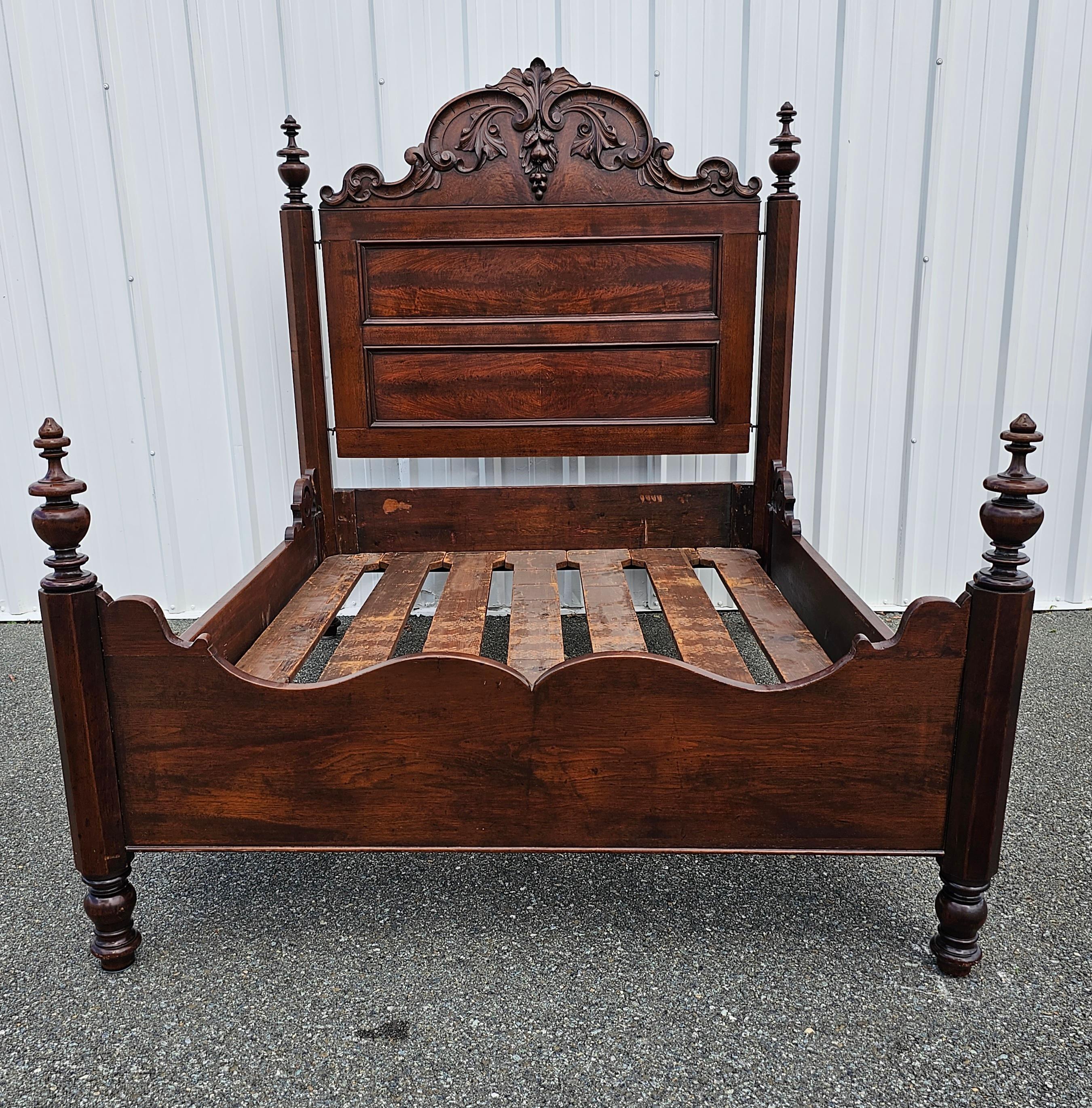 19th Century Mallard American Rococo Walnut Queen With William and Mary Accents For Sale 1