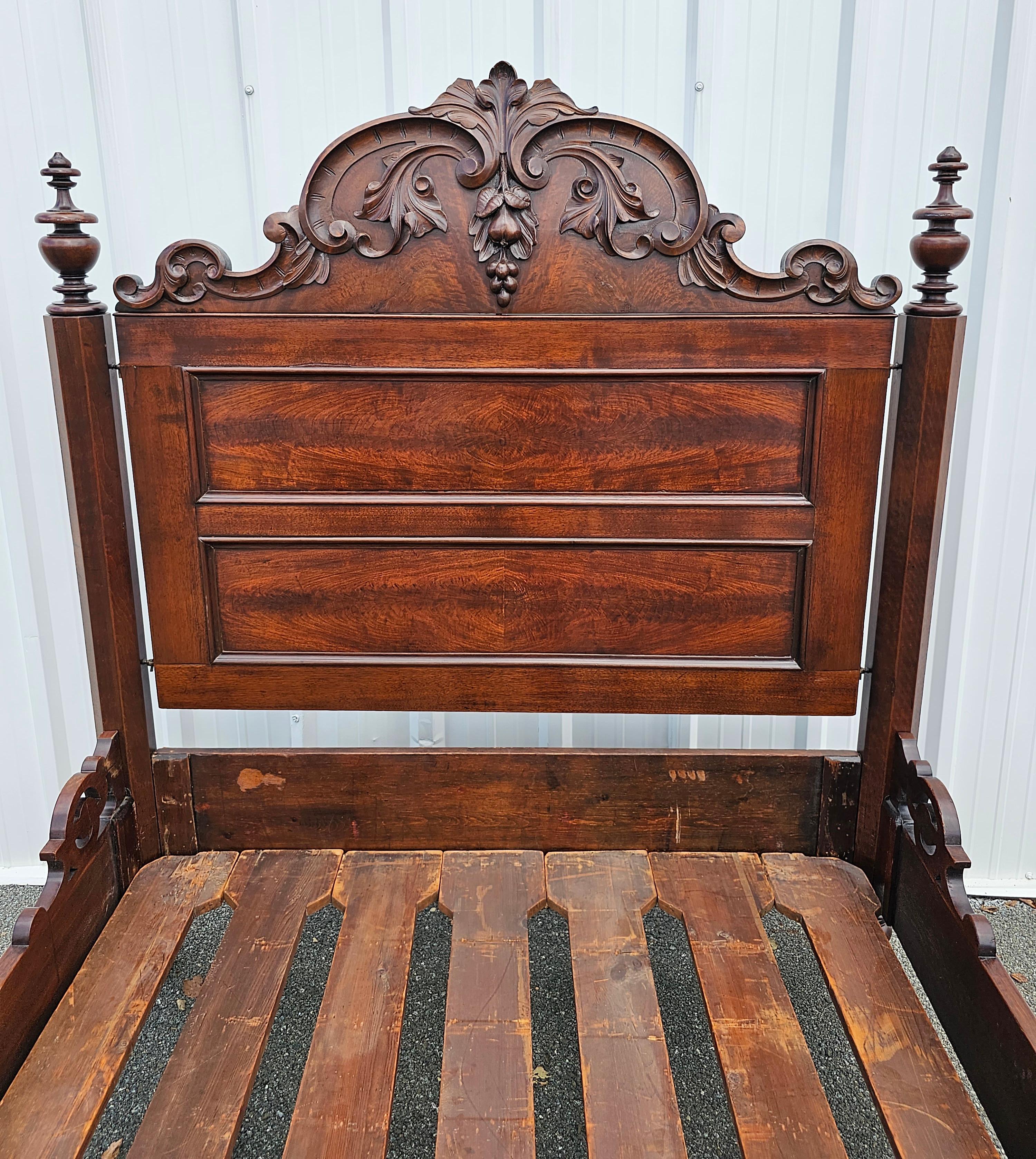 Hardwood 19th Century Mallard American Rococo Walnut Queen With William and Mary Accents For Sale