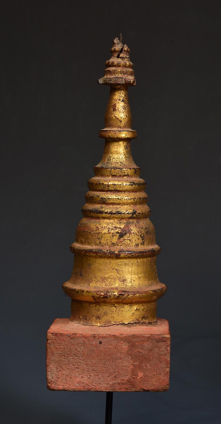 19th Century, Mandalay, A Set of Antique Burmese Wood Carving Pagoda Stupa In Good Condition For Sale In Sampantawong, TH