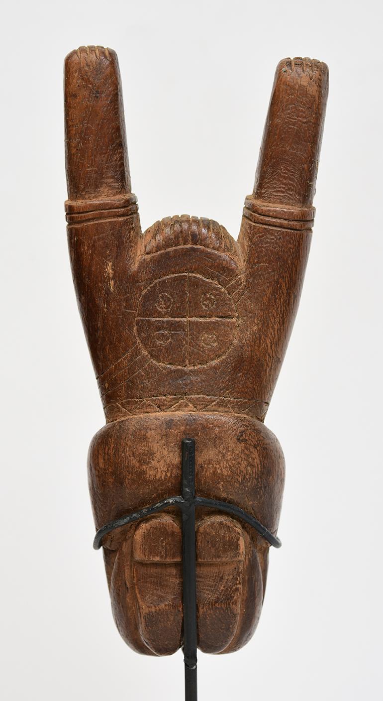 19th Century, Mandalay, A Set of Antique Burmese Wooden Slingshots 1