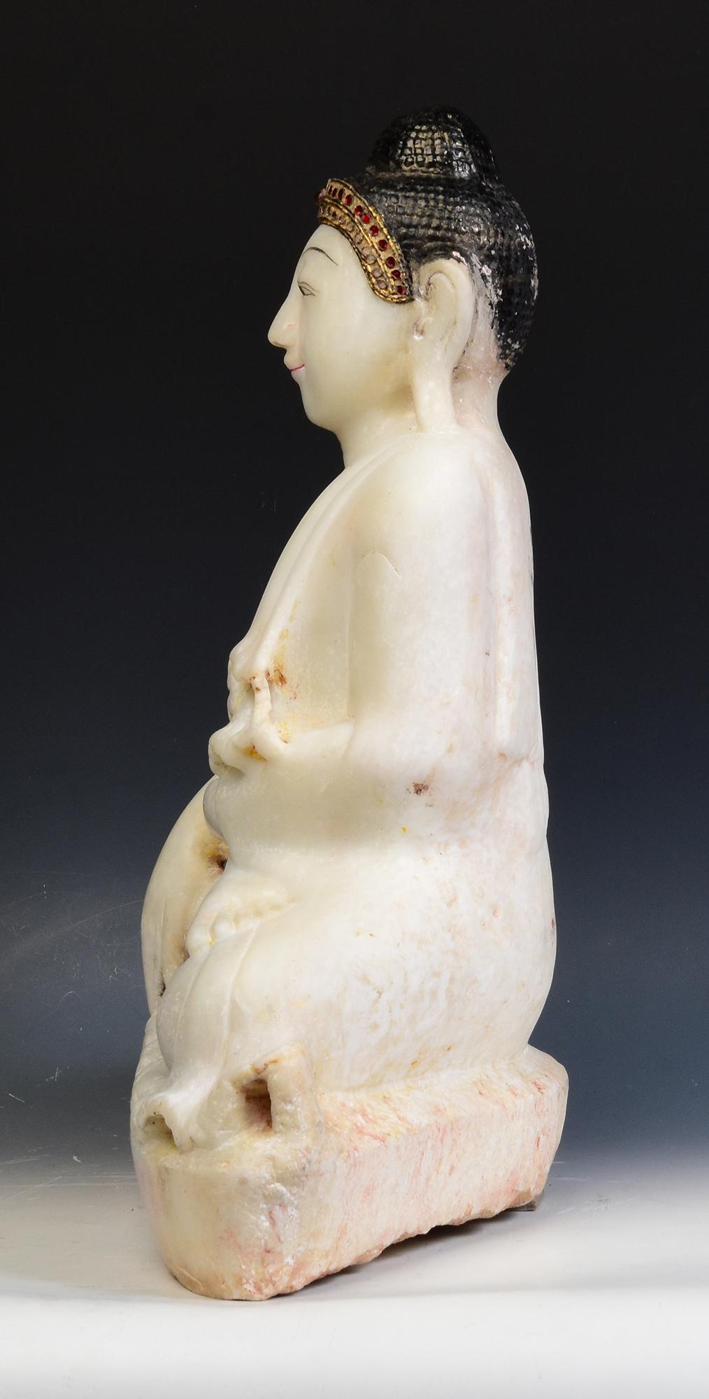 19th Century, Mandalay, Antique Burmese Alabaster Marble Seated Buddha Statue For Sale 6