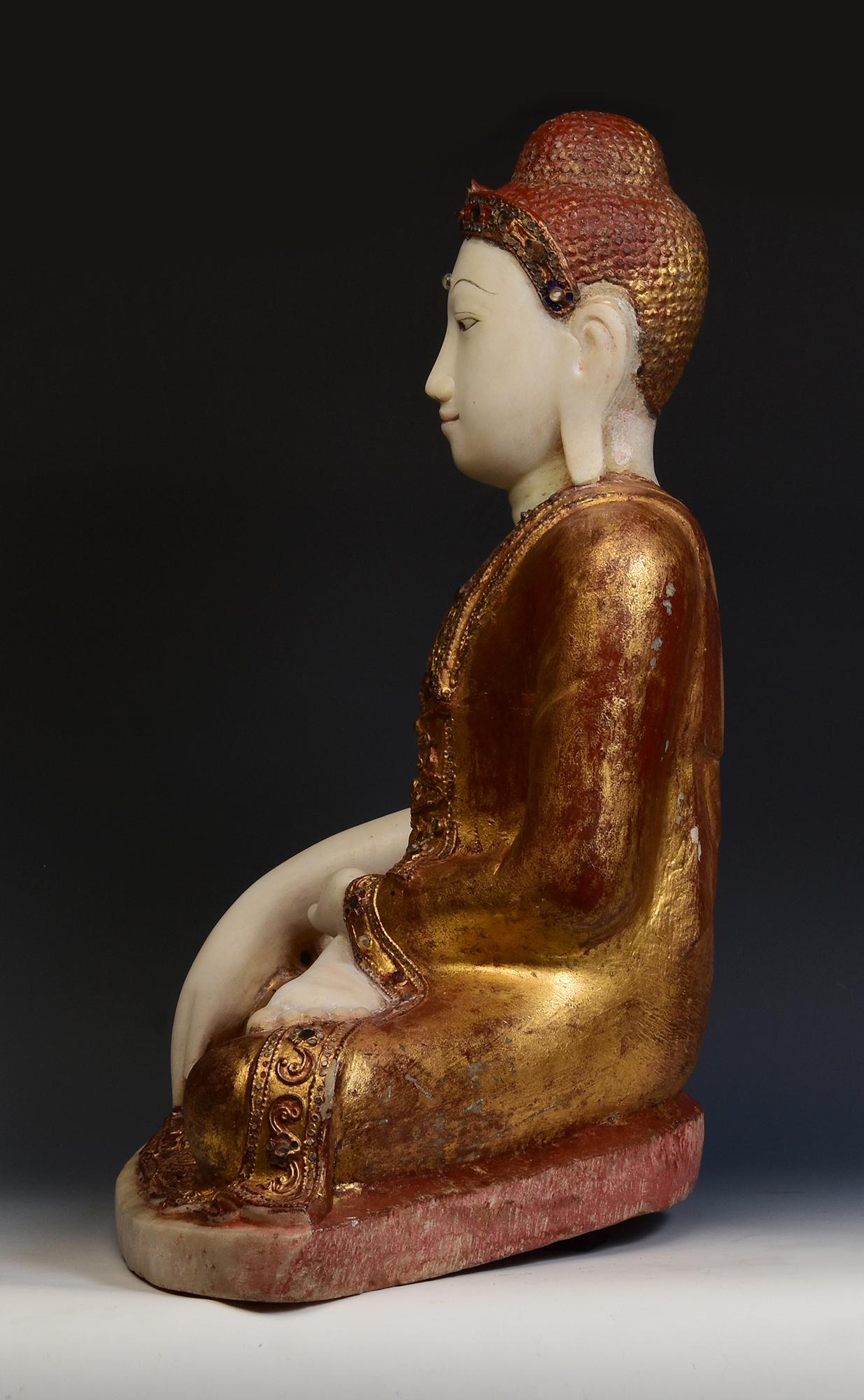 19th Century, Mandalay, Antique Burmese Alabaster Marble Seated Buddha Statue For Sale 7