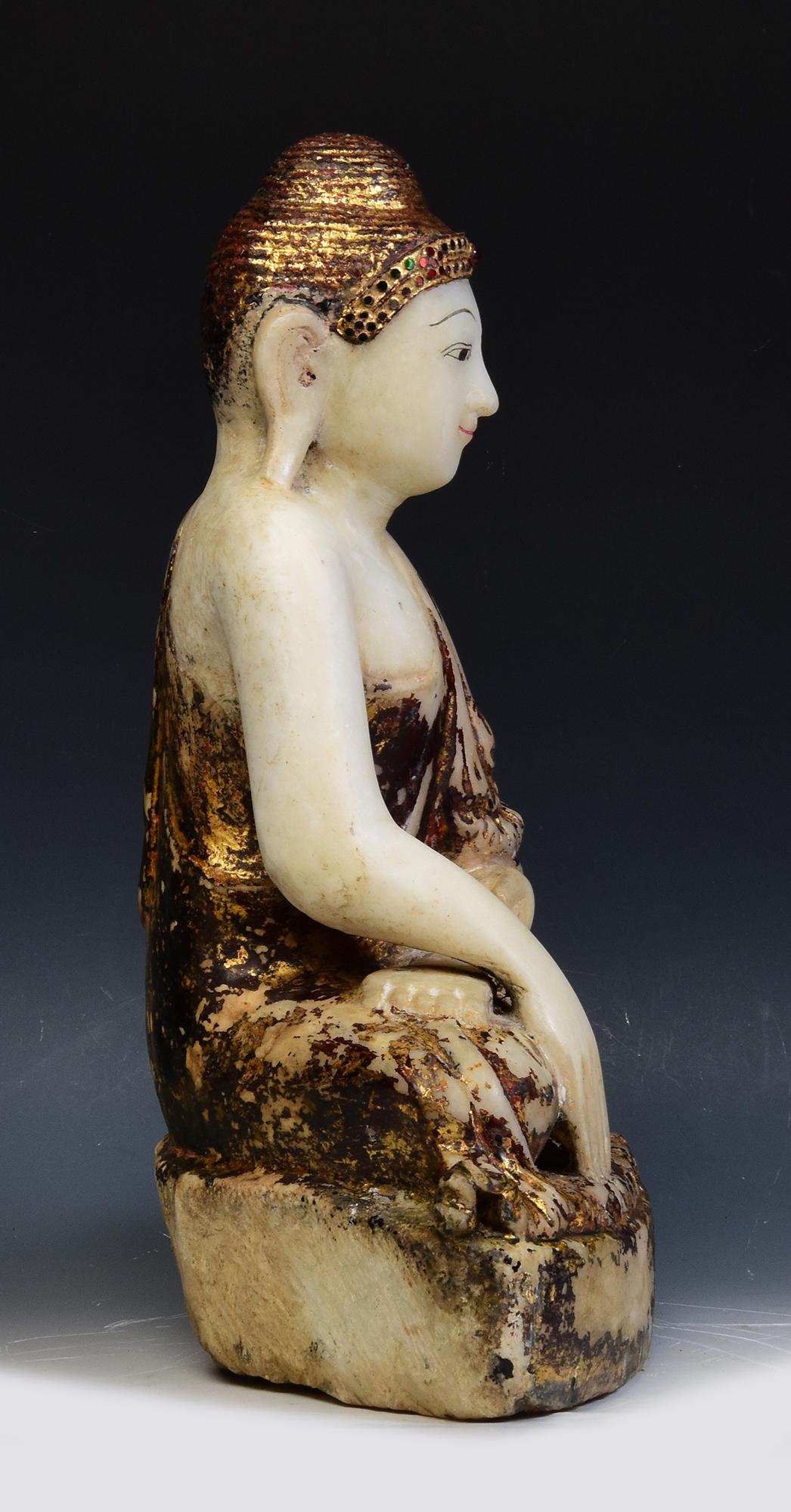 19th Century, Mandalay, Antique Burmese Alabaster Marble Seated Buddha Statue For Sale 8