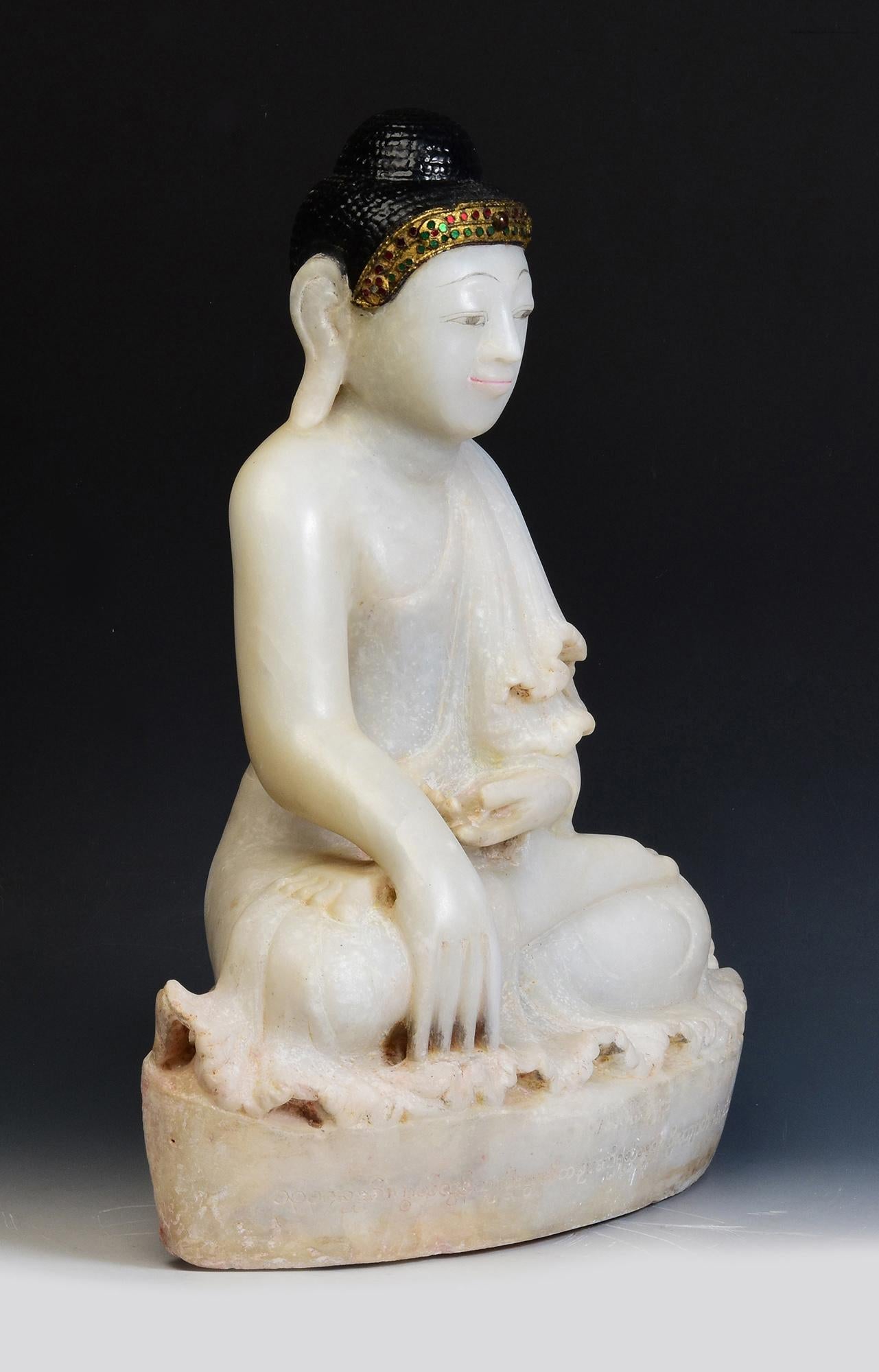 19th Century, Mandalay, Antique Burmese Alabaster Marble Seated Buddha Statue For Sale 9