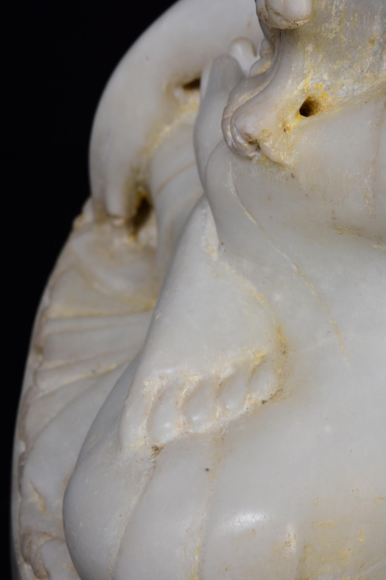 19th Century, Mandalay, Antique Burmese Alabaster Marble Seated Buddha Statue For Sale 9
