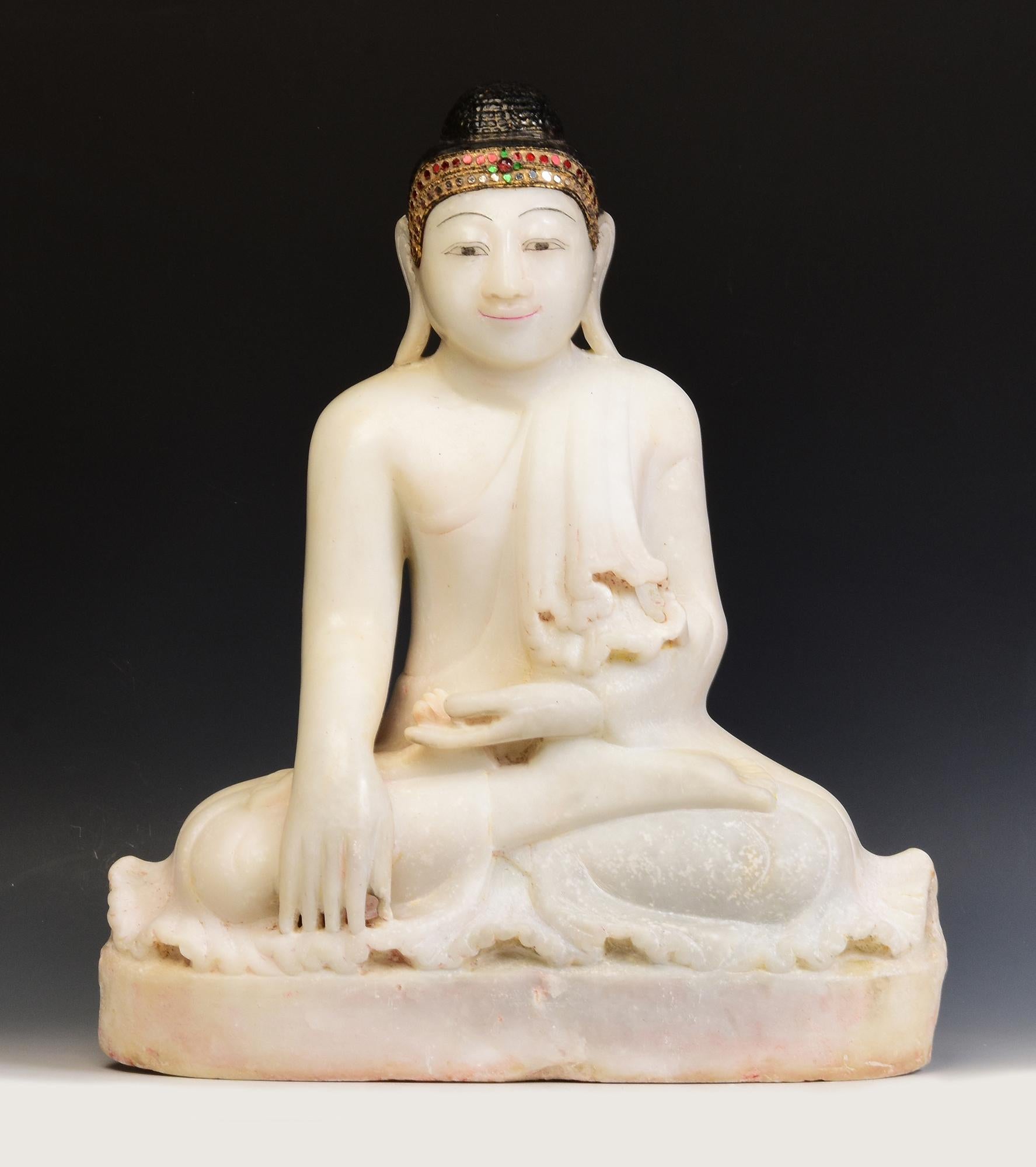 19th Century, Mandalay, Antique Burmese Alabaster Marble Seated Buddha Statue For Sale 12