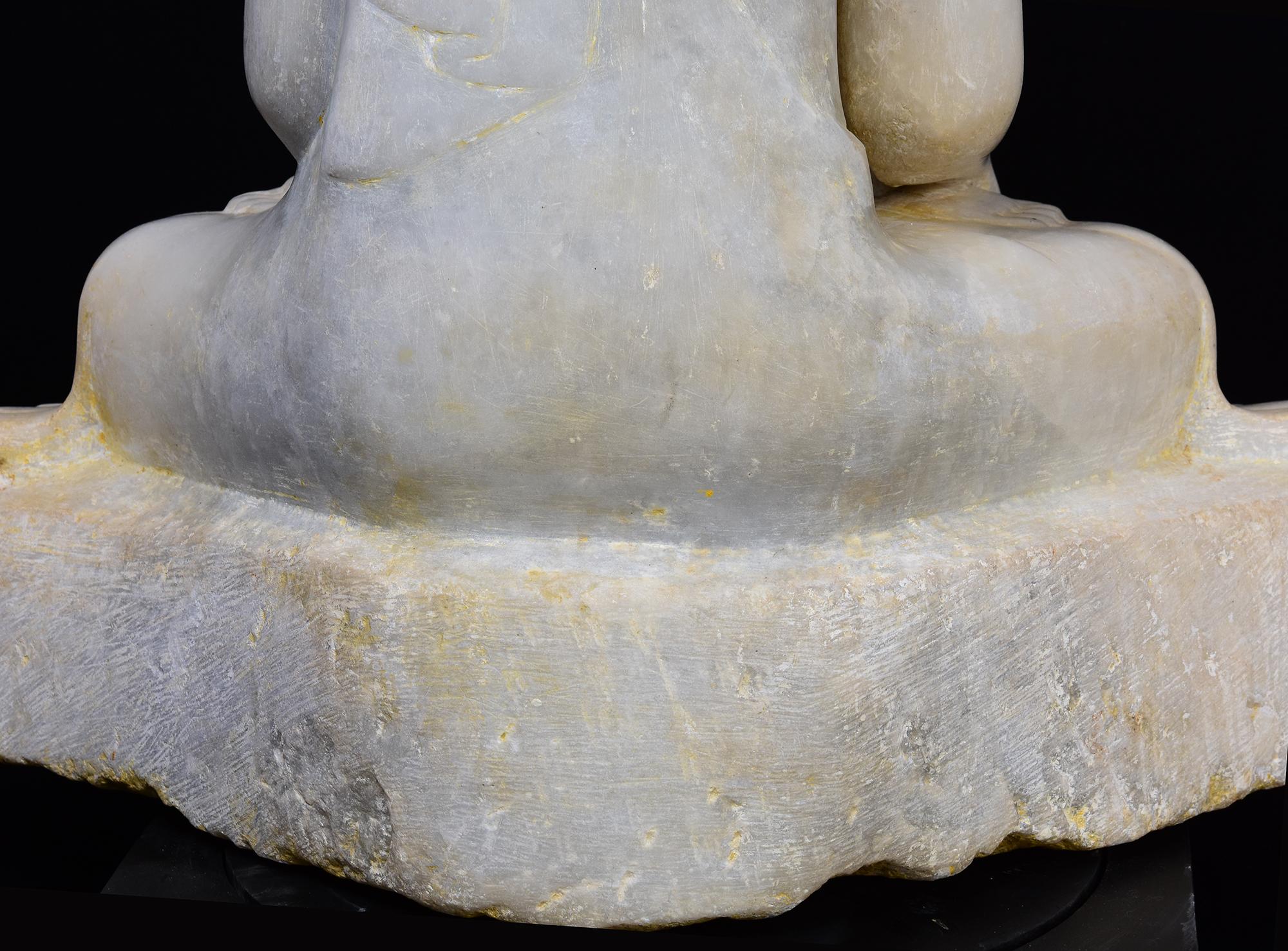 19th Century, Mandalay, Antique Burmese Alabaster Marble Seated Buddha Statue For Sale 13