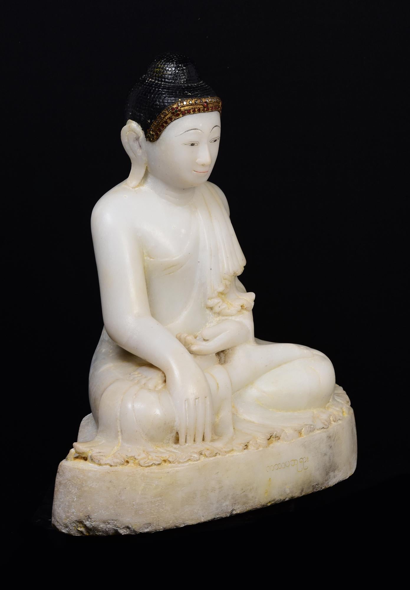 19th Century, Mandalay, Antique Burmese Alabaster Marble Seated Buddha Statue For Sale 16
