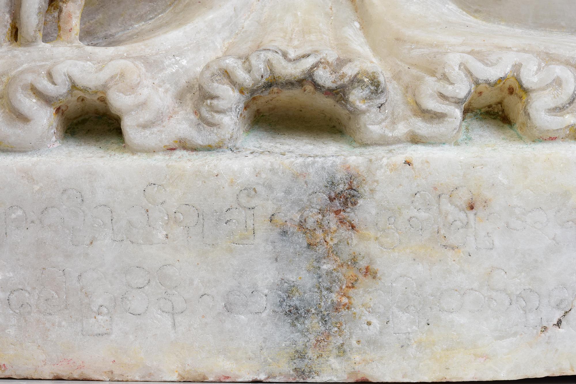 19th Century, Mandalay, Antique Burmese Alabaster Marble Seated Buddha Statue For Sale 3