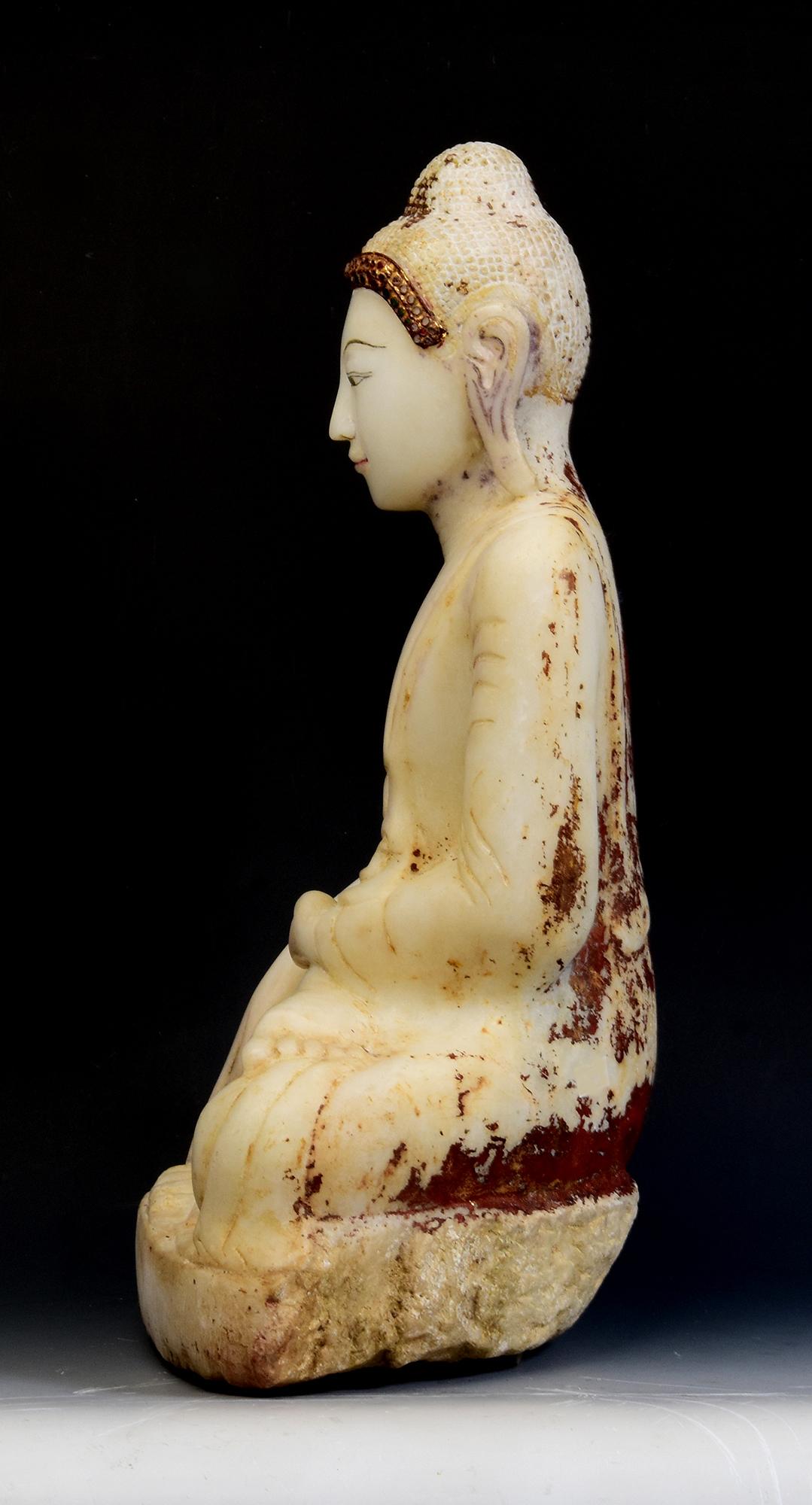 19th Century, Mandalay, Antique Burmese Alabaster Marble Seated Buddha Statue For Sale 4