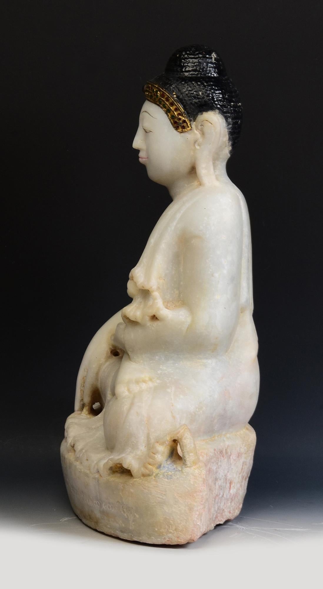Mandalay, sitzende Buddha-Statue aus antikem burmesischem Alabastermarmor, 19. Jahrhundert im Angebot 4