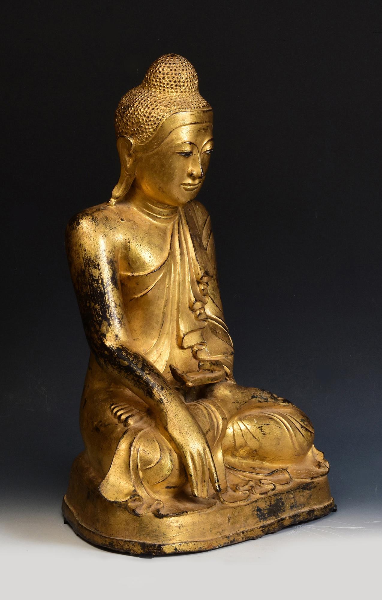 Mandalay, antiker burmesischer sitzender Buddha aus Bronze mit vergoldetem Gold, 19. Jahrhundert im Angebot 7