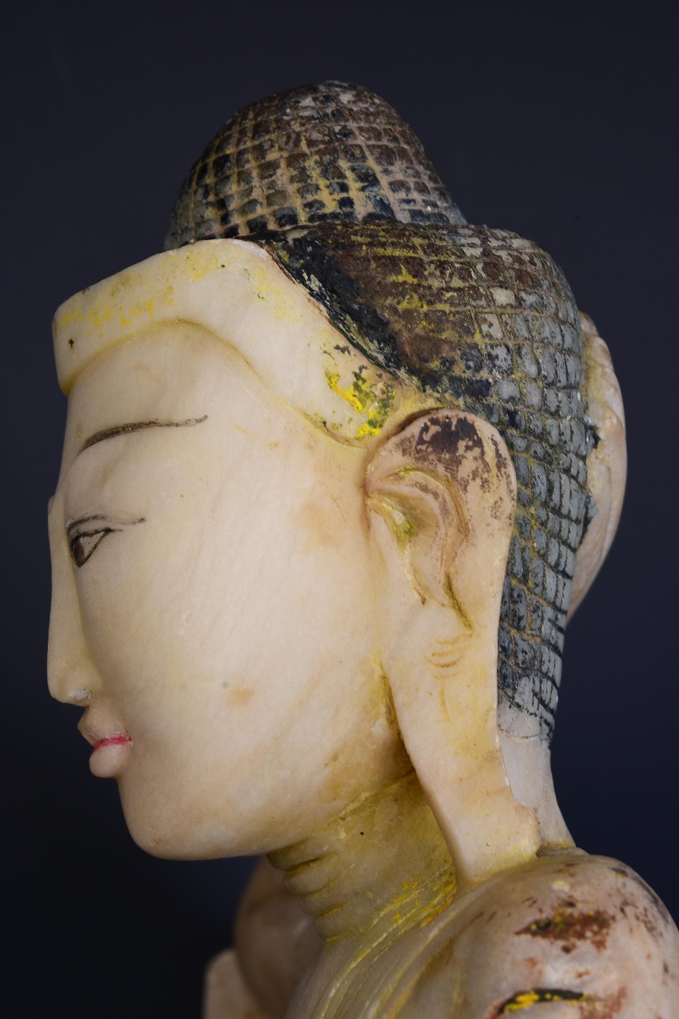 19. Jahrhundert, Mandalay, Antike birmanische Buddha-Statue aus Speckstein, liegend im Angebot 5