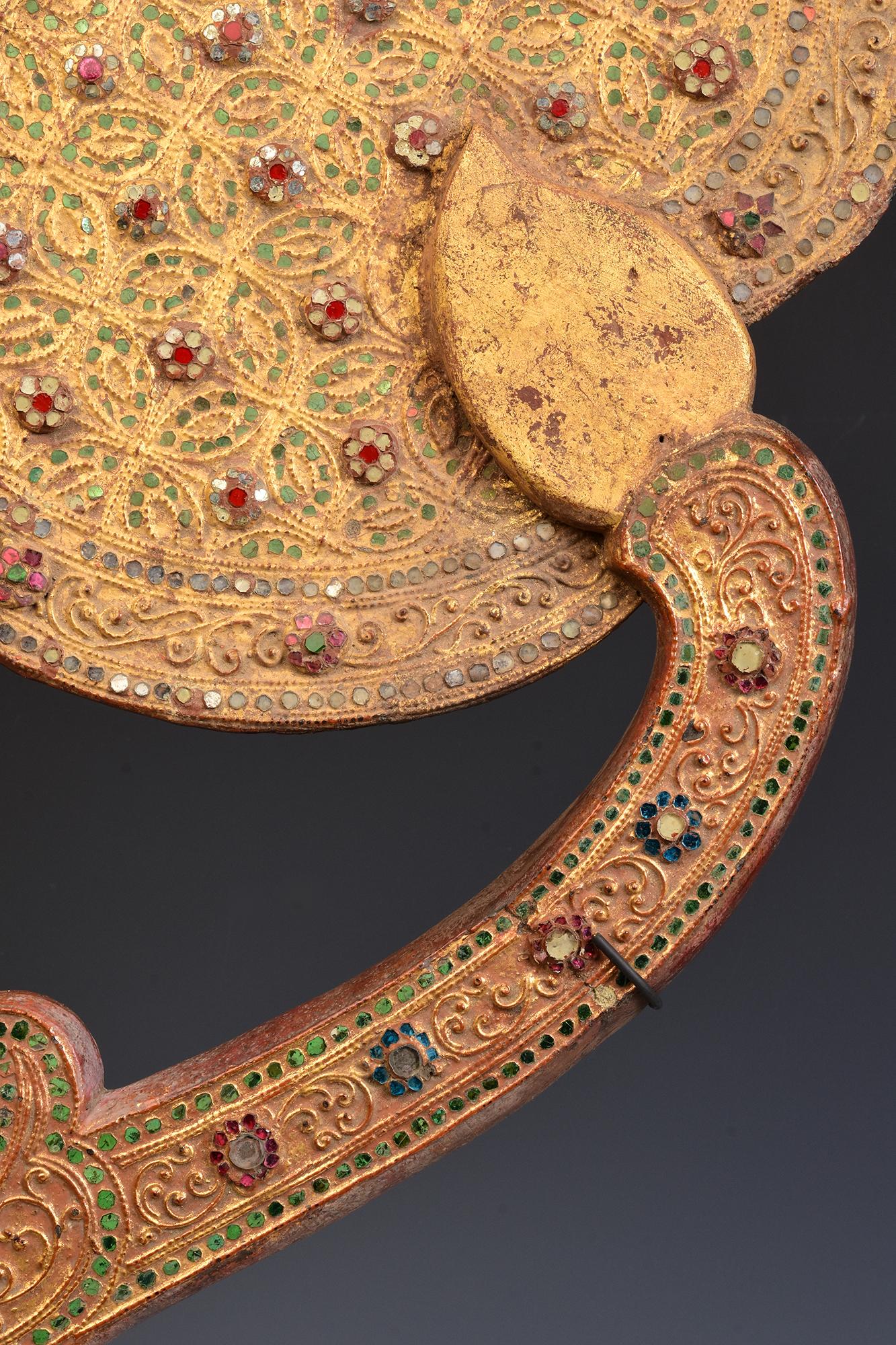 19th Century, Mandalay, Antique Burmese Wooden Fan with Gilded Gold and Glass In Good Condition For Sale In Sampantawong, TH