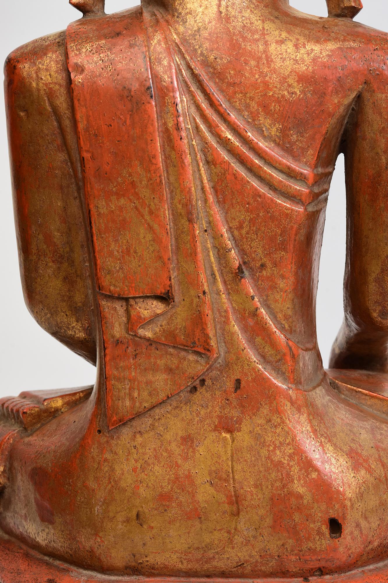 Bouddha assis en bois birman ancien du 19ème siècle, Mandalay en vente 3