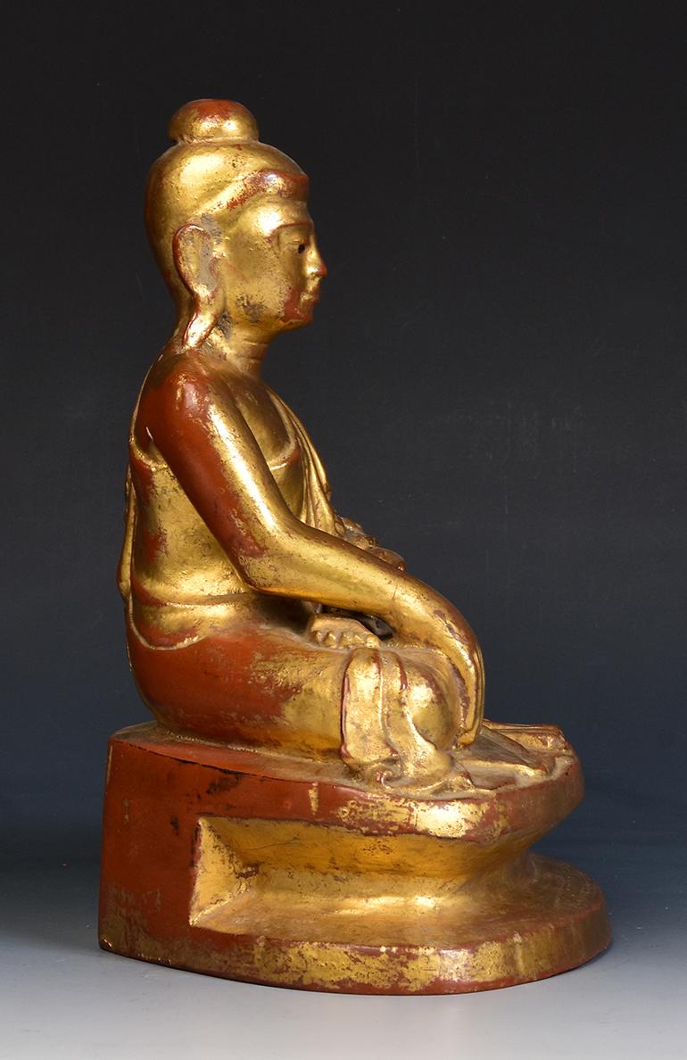 19th Century, Mandalay, Antique Burmese Wooden Seated Buddha For Sale 7