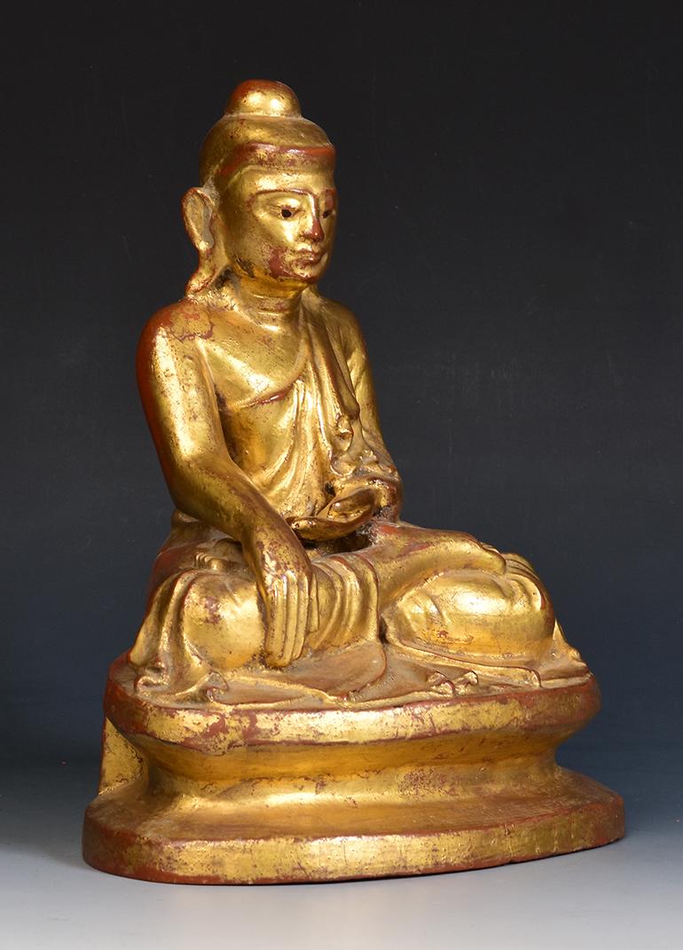 19th Century, Mandalay, Antique Burmese Wooden Seated Buddha For Sale 8