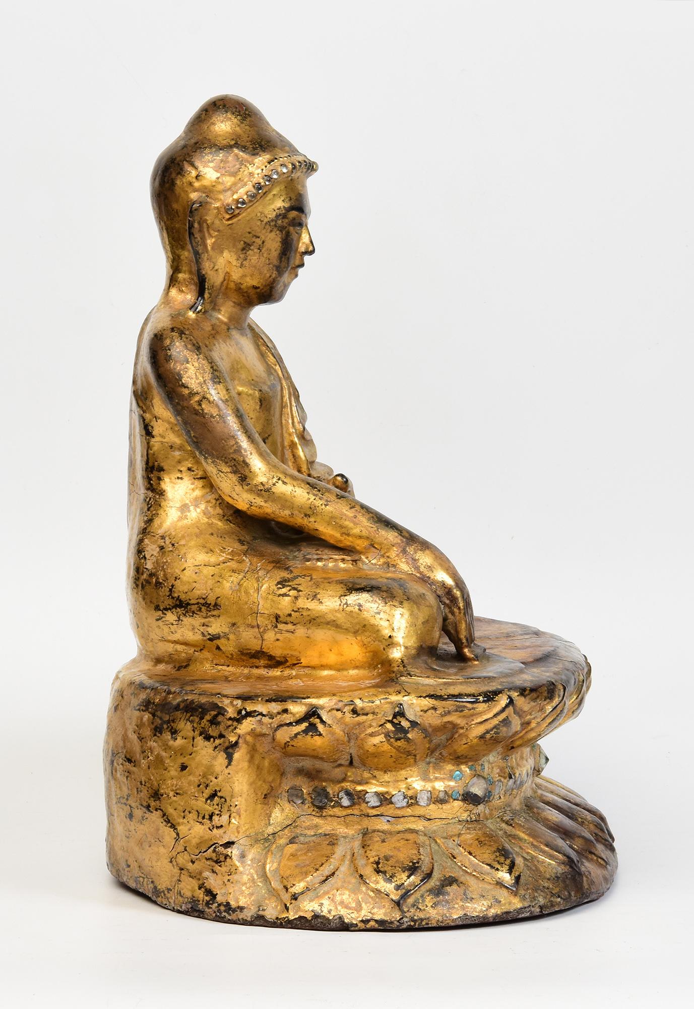 19th Century, Mandalay, Antique Burmese Wooden Seated Buddha with Gilded Gold For Sale 6