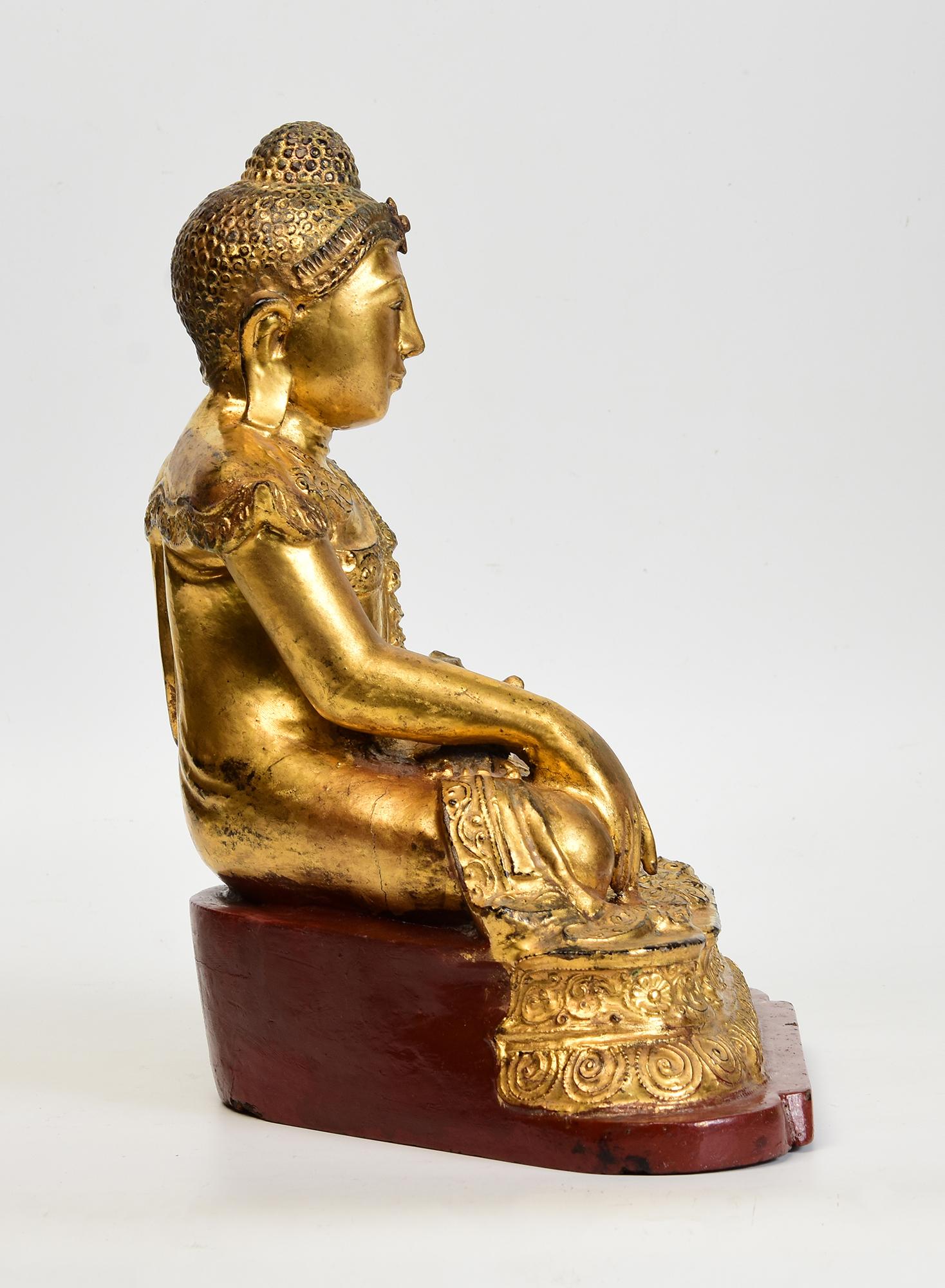 19th Century, Mandalay, Antique Burmese Wooden Seated Buddha with Gilded Gold For Sale 6