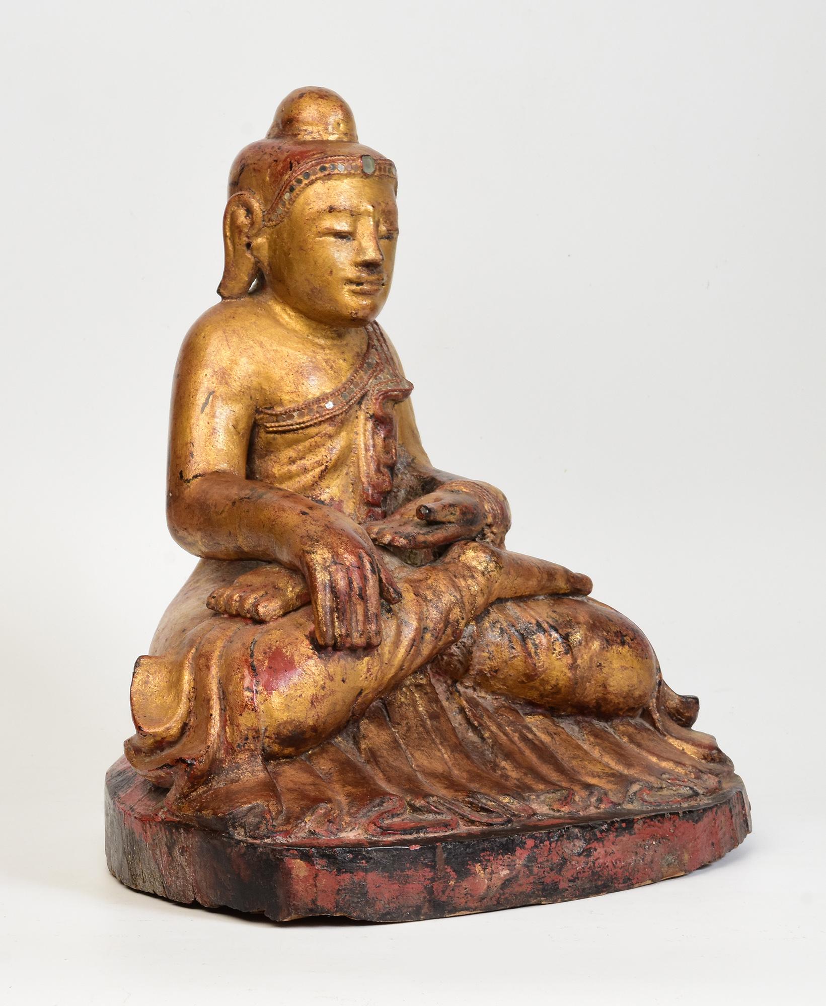 19th Century, Mandalay, Antique Burmese Wooden Seated Buddha with Gilded Gold For Sale 7