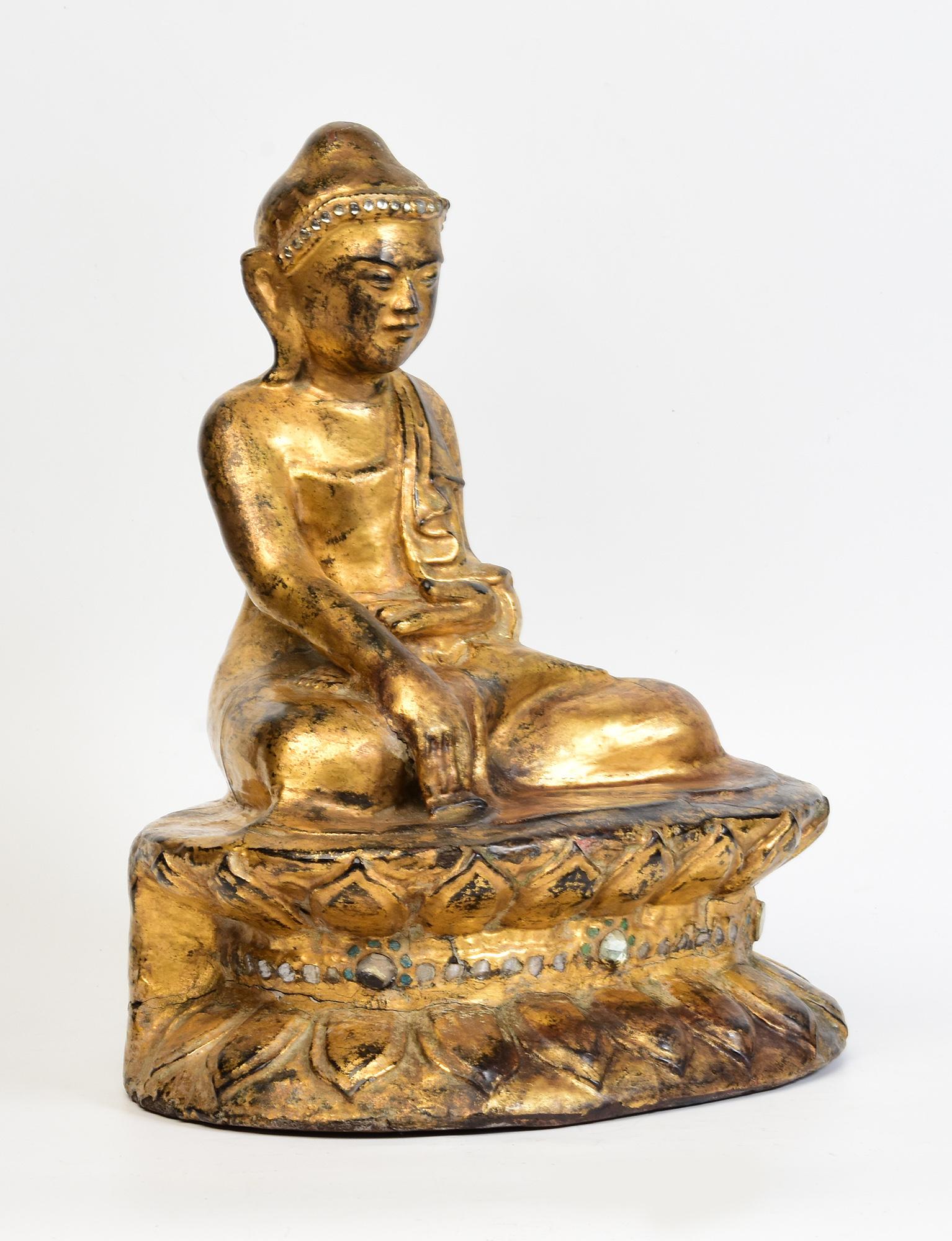19th Century, Mandalay, Antique Burmese Wooden Seated Buddha with Gilded Gold For Sale 7