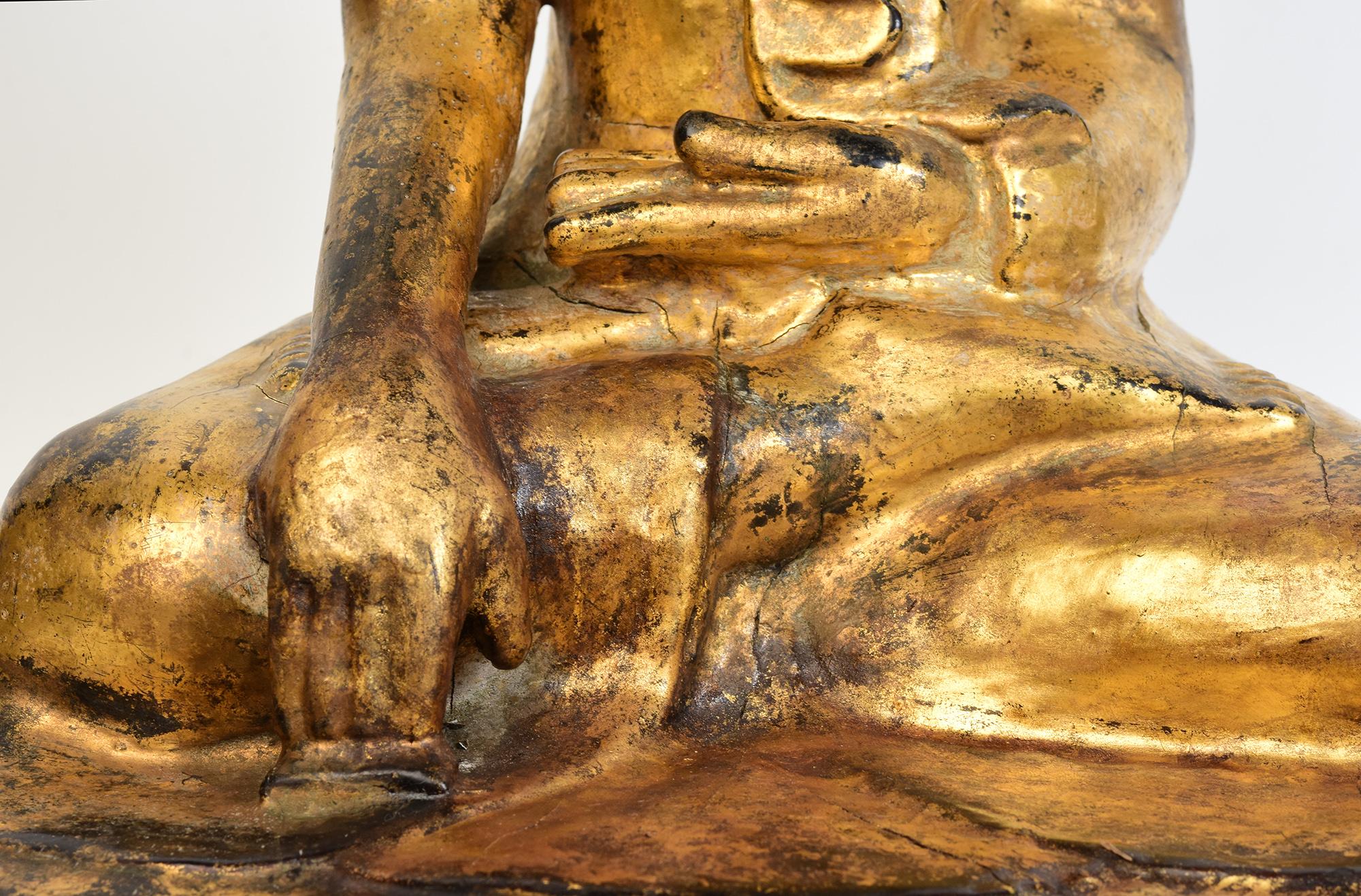 19th Century, Mandalay, Antique Burmese Wooden Seated Buddha with Gilded Gold In Good Condition For Sale In Sampantawong, TH