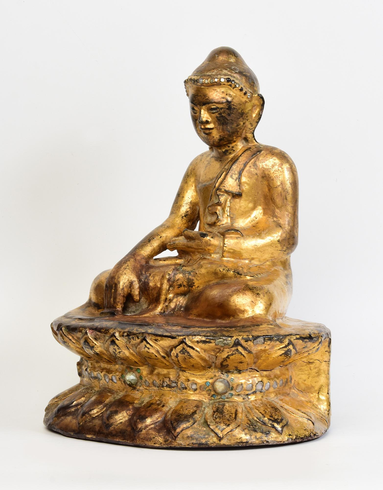 19th Century, Mandalay, Antique Burmese Wooden Seated Buddha with Gilded Gold For Sale 2
