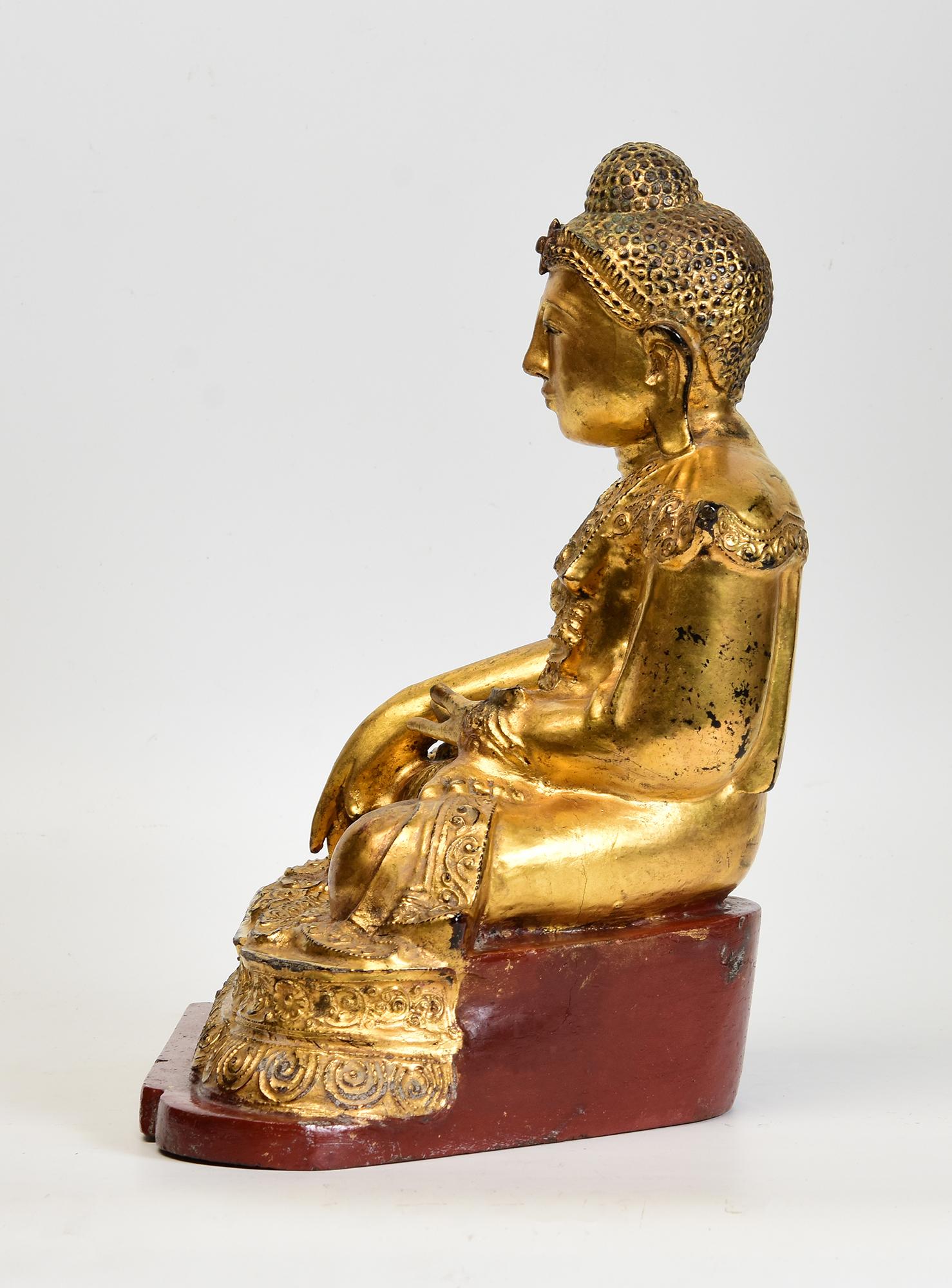 19th Century, Mandalay, Antique Burmese Wooden Seated Buddha with Gilded Gold For Sale 3