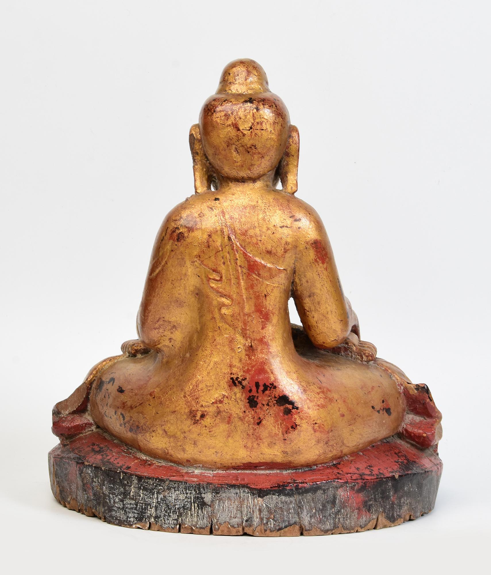 19th Century, Mandalay, Antique Burmese Wooden Seated Buddha with Gilded Gold For Sale 4