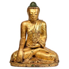 Siglo XIX, Mandalay, antiguo Buda sentado birmano de madera con oro dorado