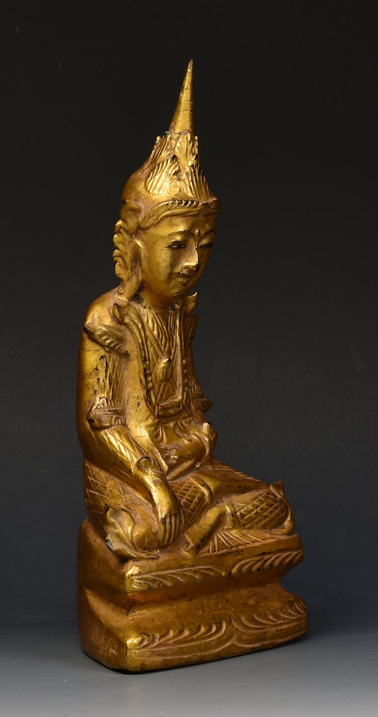Bouddha couronné assis en bois birman ancien du 19ème siècle, Mandalay en vente 4