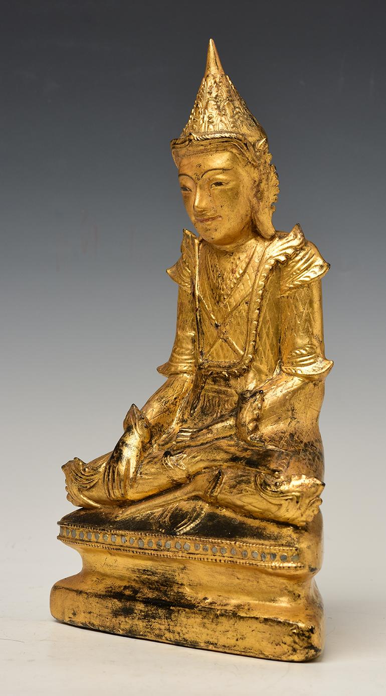 19th Century, Mandalay, Antique Burmese Wooden Seated Crowned Buddha For Sale 2