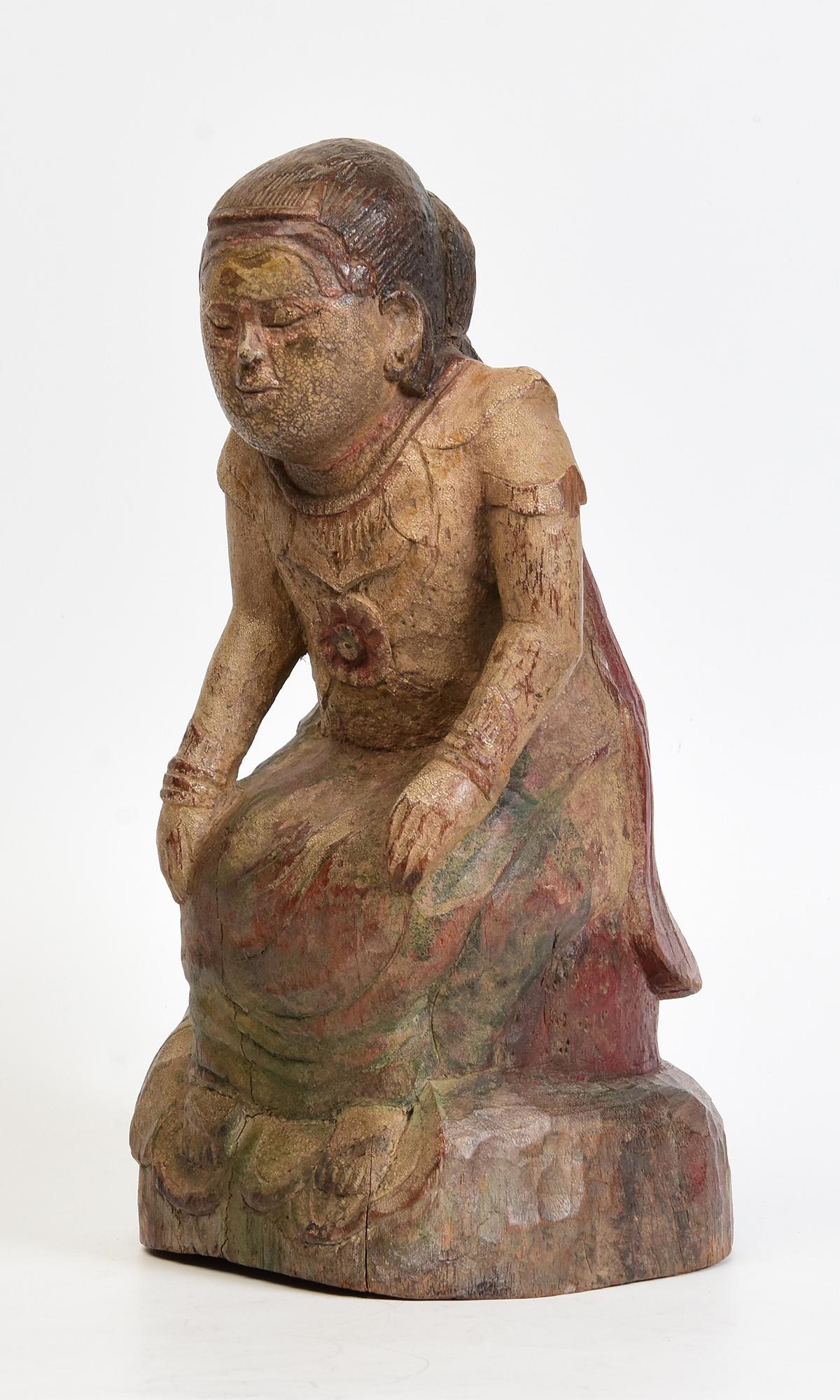 19th Century, Mandalay, Antique Burmese Wooden Seated Figure For Sale 3