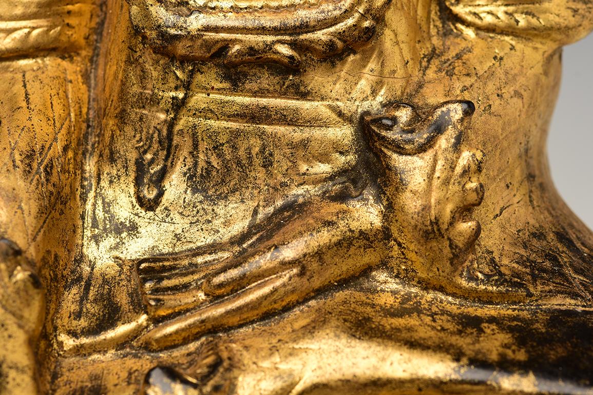 19th Century, Mandalay, Antique Burmese Wooden Seated King Crowned Buddha 1