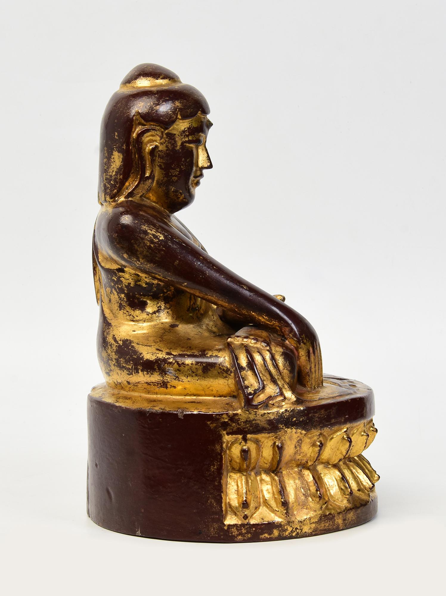 19e siècle, Mandalay, Ancien Bouddha Lotus assis en bois birman en vente 3